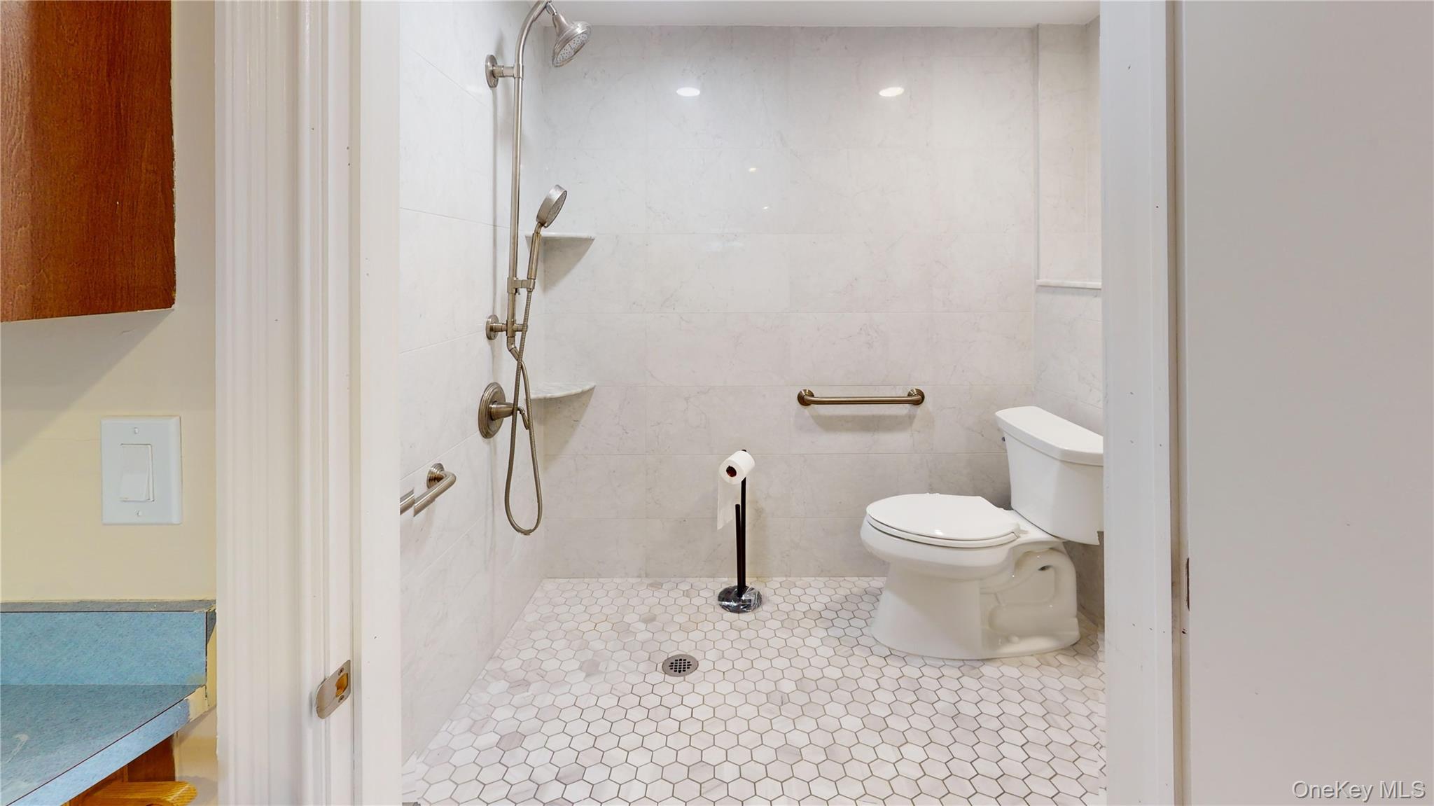 #17 photo, 640 Carlls Path, サフォーク郡 Deer Park , NY 11729