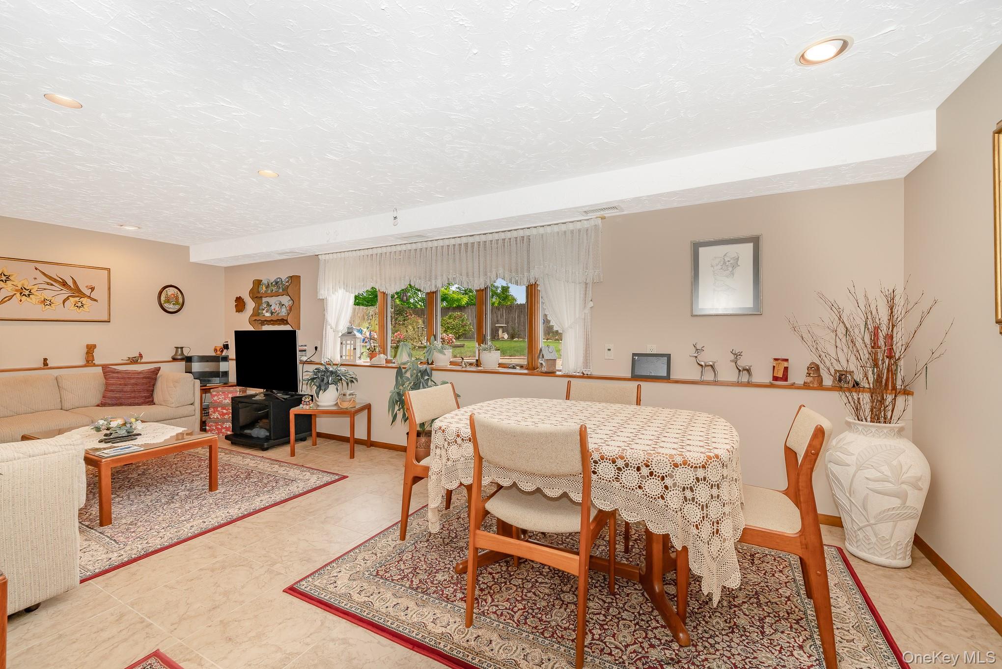 #14 photo, 349 Lido Parkway, サフォーク郡 Lindenhurst , NY 11757