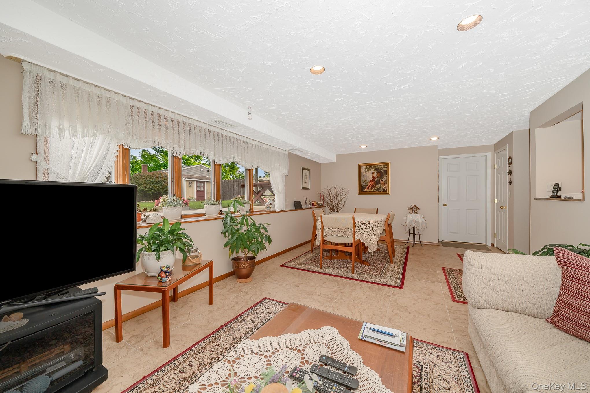 #15 photo, 349 Lido Parkway, サフォーク郡 Lindenhurst , NY 11757