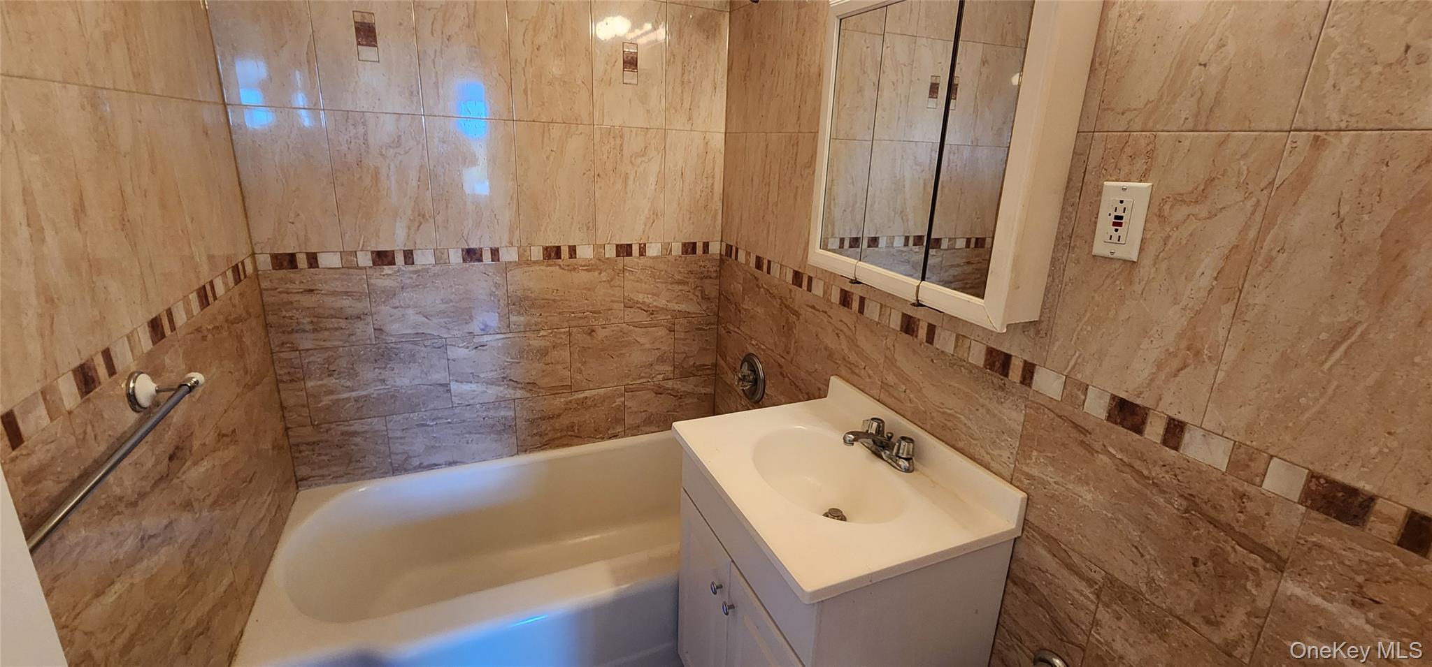 #6 photo, 222-89 Braddock Ave, クイーンズ区 Bellerose , NY 11426