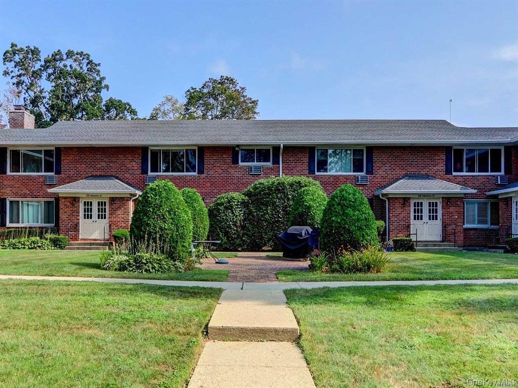 #1 photo, 326 Edmunton Drive, サフォーク郡 North Babylon , NY 11703