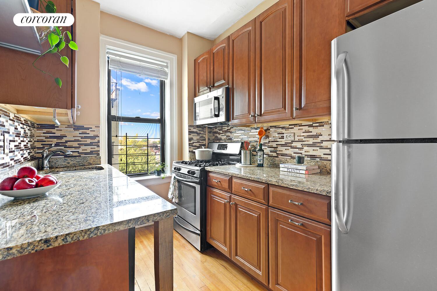 #5 photo, 7825 4TH Avenue, ブルックリン区 Bay Ridge , NY 11209