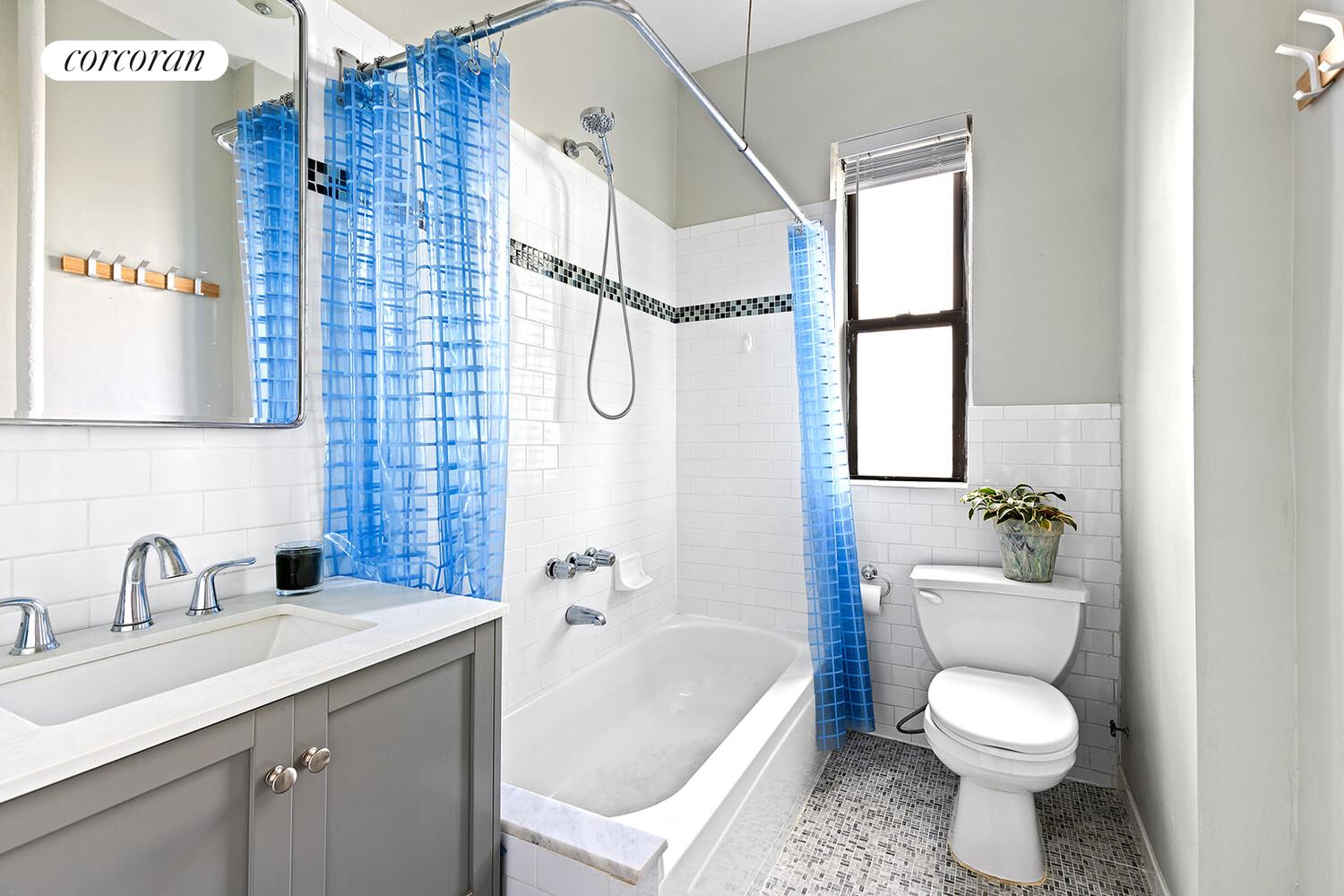 #6 photo, 7825 4TH Avenue, ブルックリン区 Bay Ridge , NY 11209