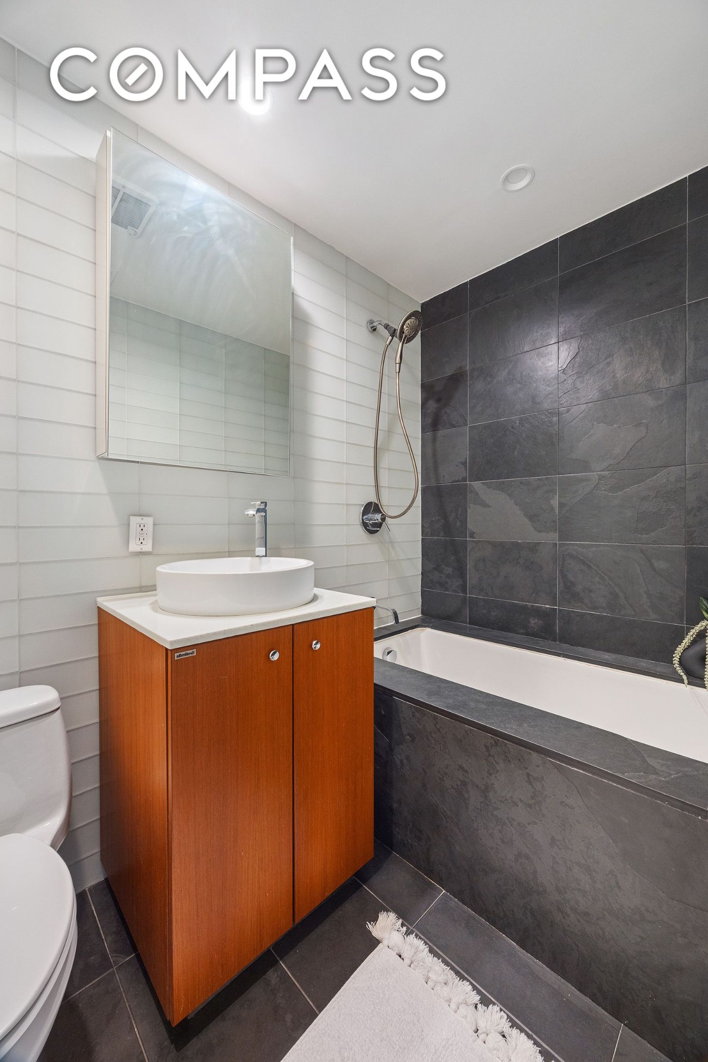 #21 photo, 425 E 13th Street, マンハッタン East Village , NY 10009