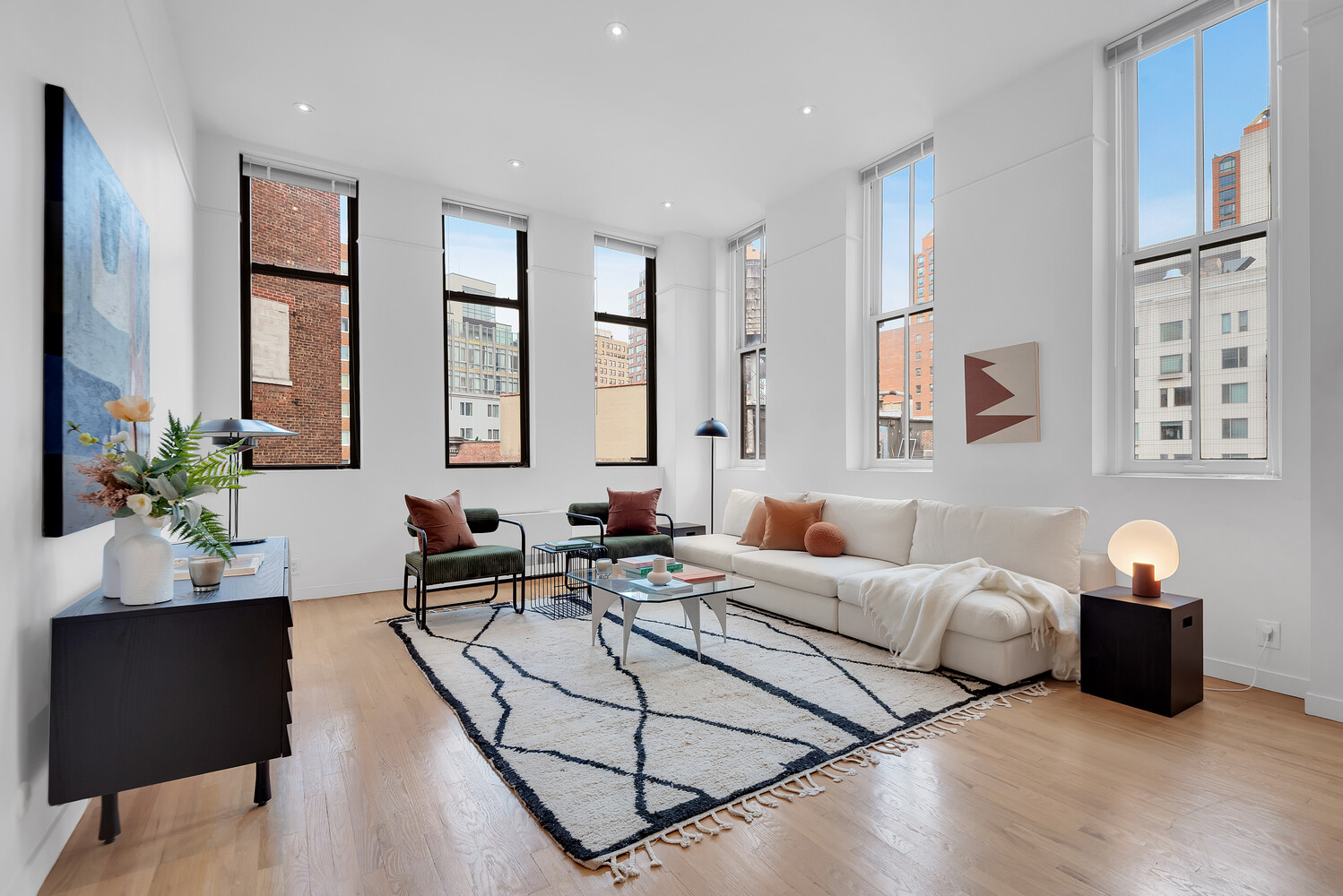 #5 photo, 115 4TH Avenue, マンハッタン East Village , NY 10003