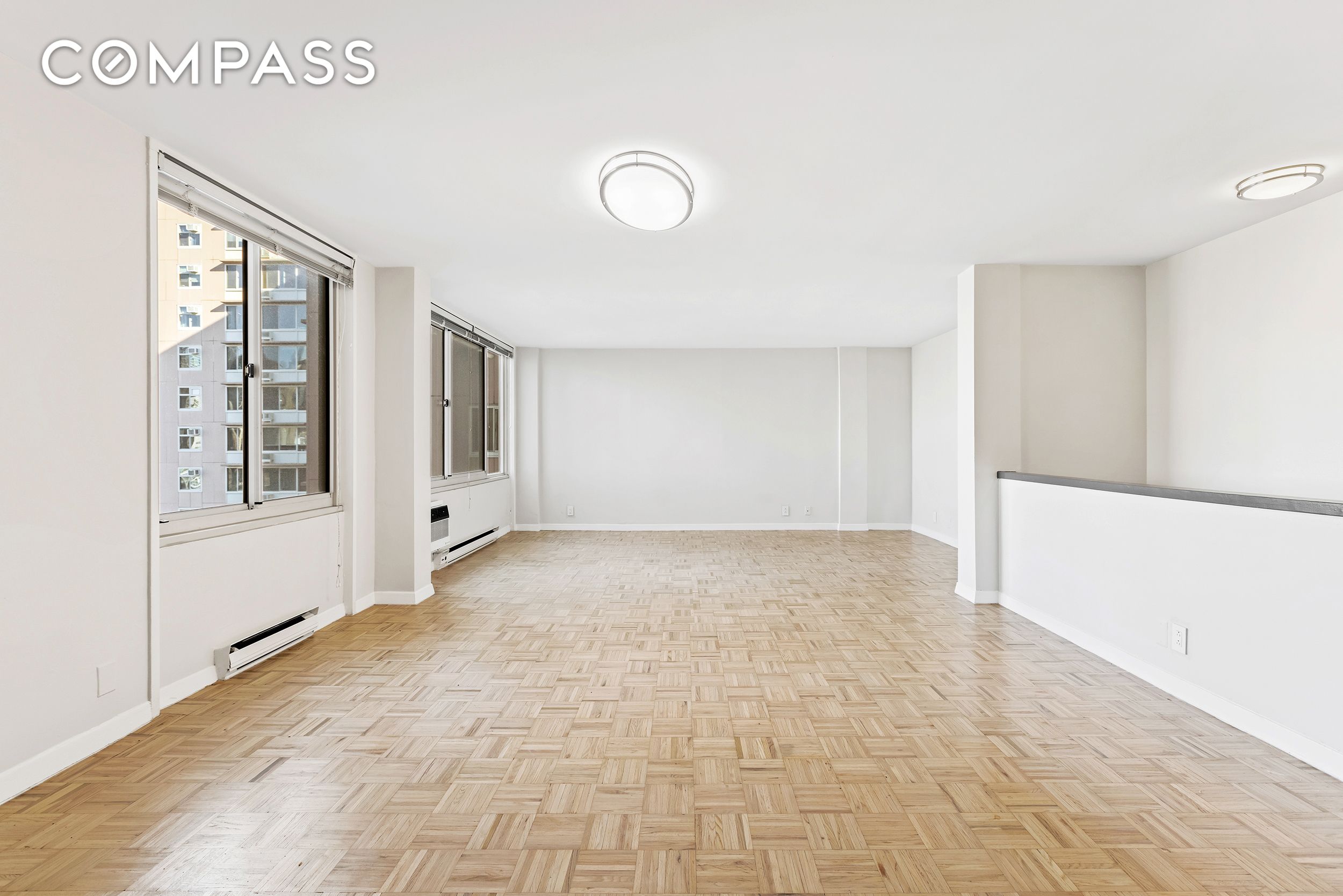 #6 photo, 555 Main Street, マンハッタン Roosevelt Island , NY 10044