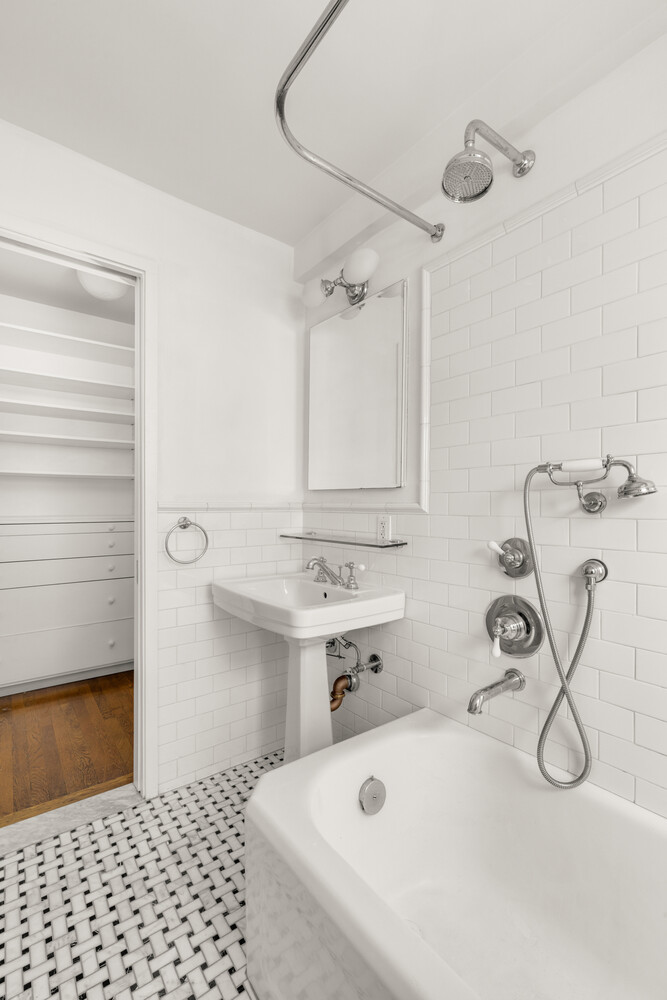 #6 photo, 235 E 73RD Street, マンハッタン Lenox Hill , NY 10021