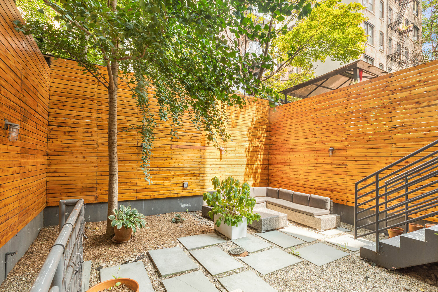 #1 photo, 333 W 14TH Street, Chelsea , NY 10014