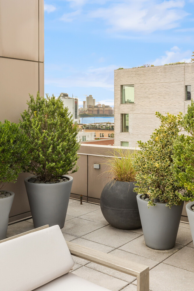 #18 photo, 333 W 14TH Street, Chelsea , NY 10014