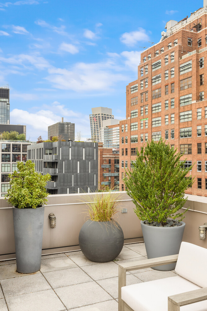 #19 photo, 333 W 14TH Street, Chelsea , NY 10014