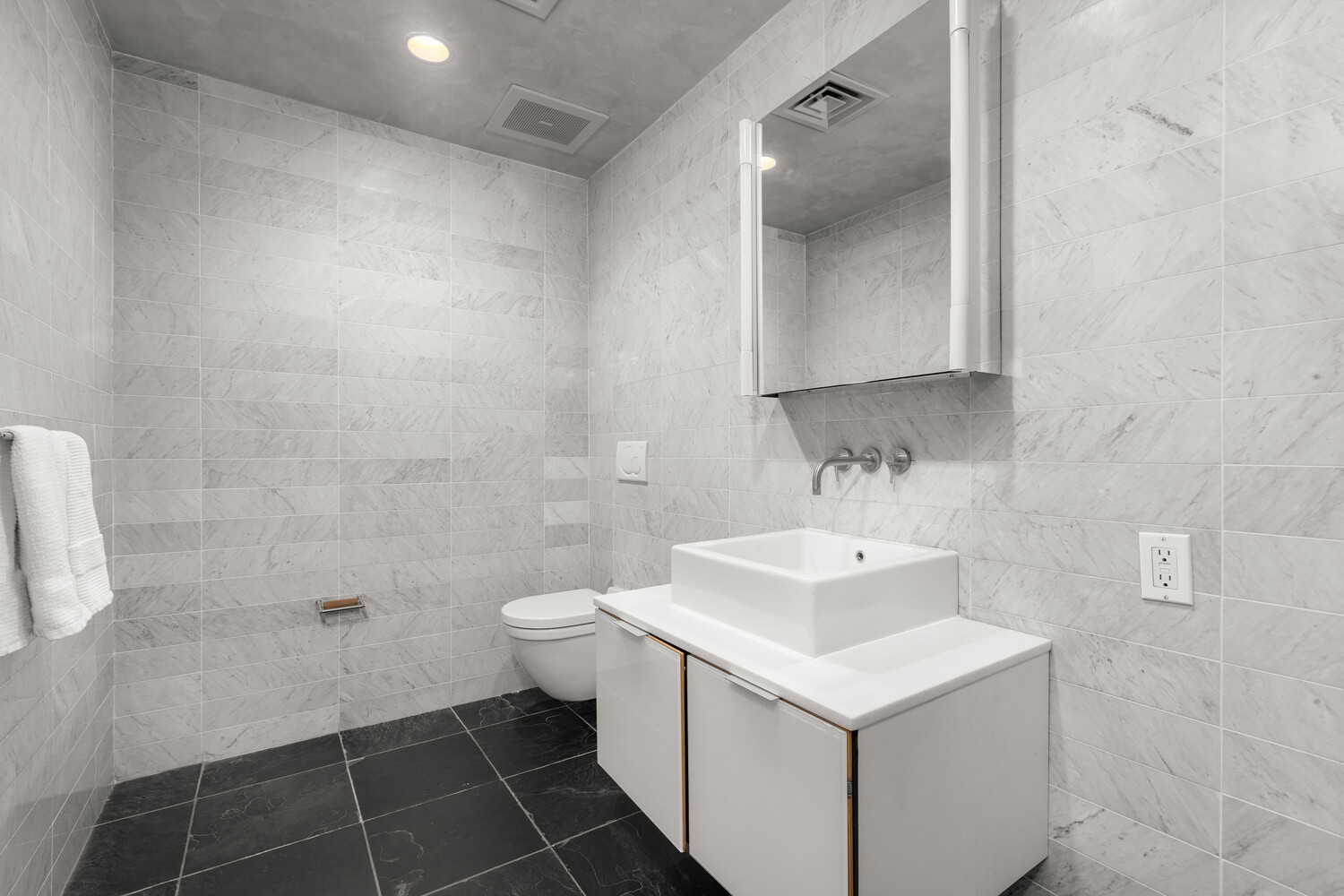 #4 photo, 333 W 14TH Street, Chelsea , NY 10014