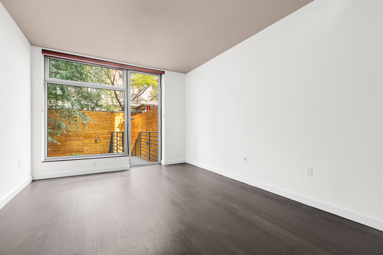 #5 photo, 333 W 14TH Street, Chelsea , NY 10014