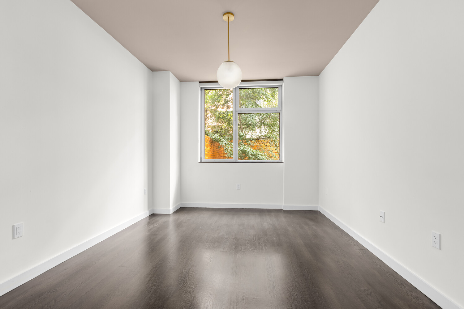 #8 photo, 333 W 14TH Street, Chelsea , NY 10014