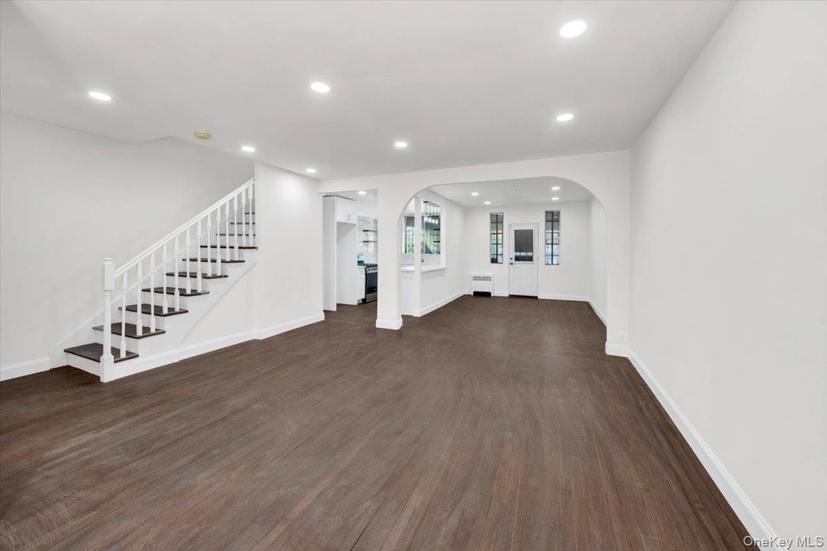 #8 photo, 4126 Gunther Avenue, ブロンクス区 Bronx , NY 10466