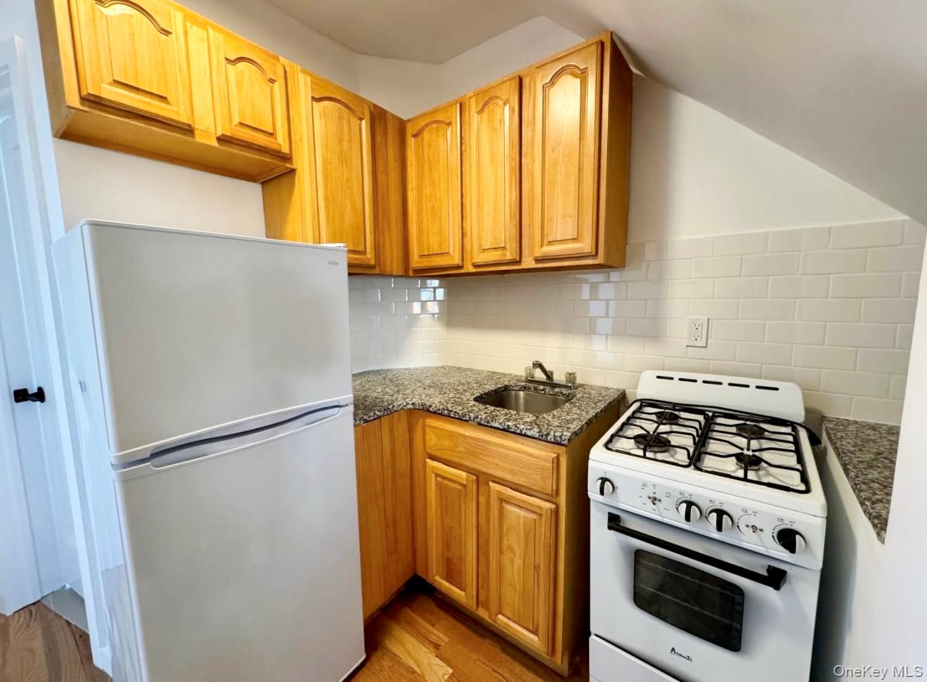 #6 photo, 73-37 52 Avenue, クイーンズ区 Maspeth , NY 11378