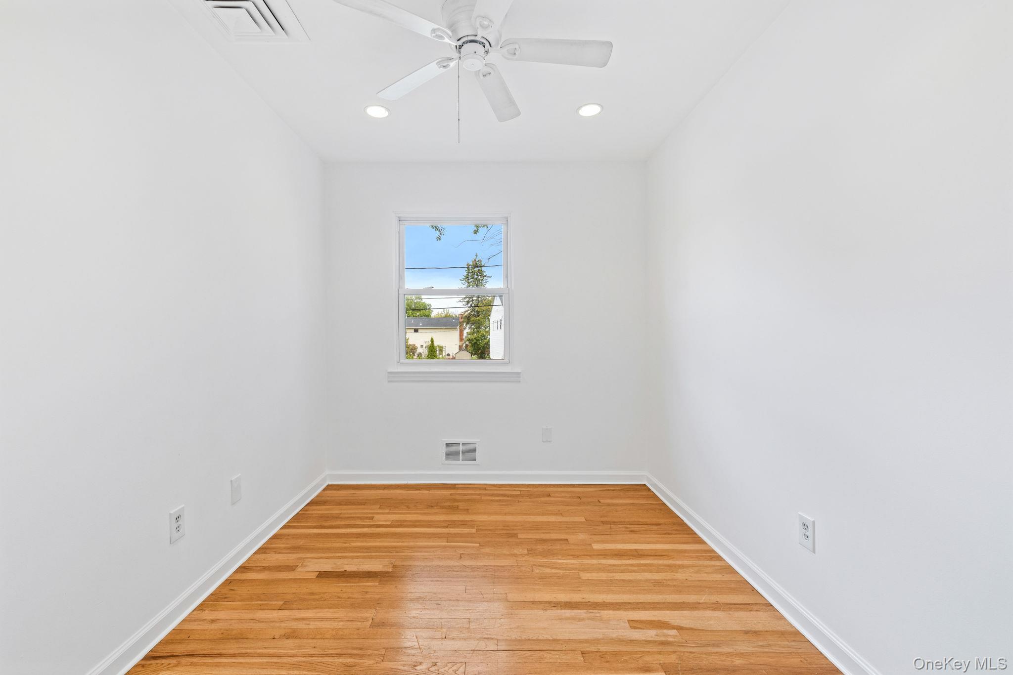 #20 photo, 3 Hollis Street, Orangeburg , NY 10962