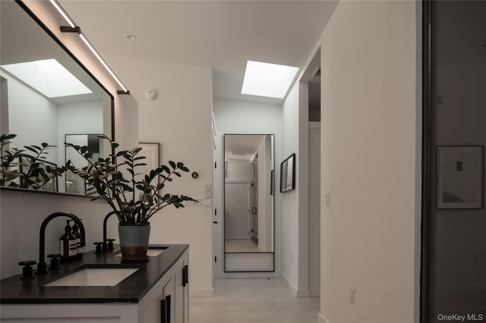 #17 photo, 522 Warren Street, Hudson , NY 12534