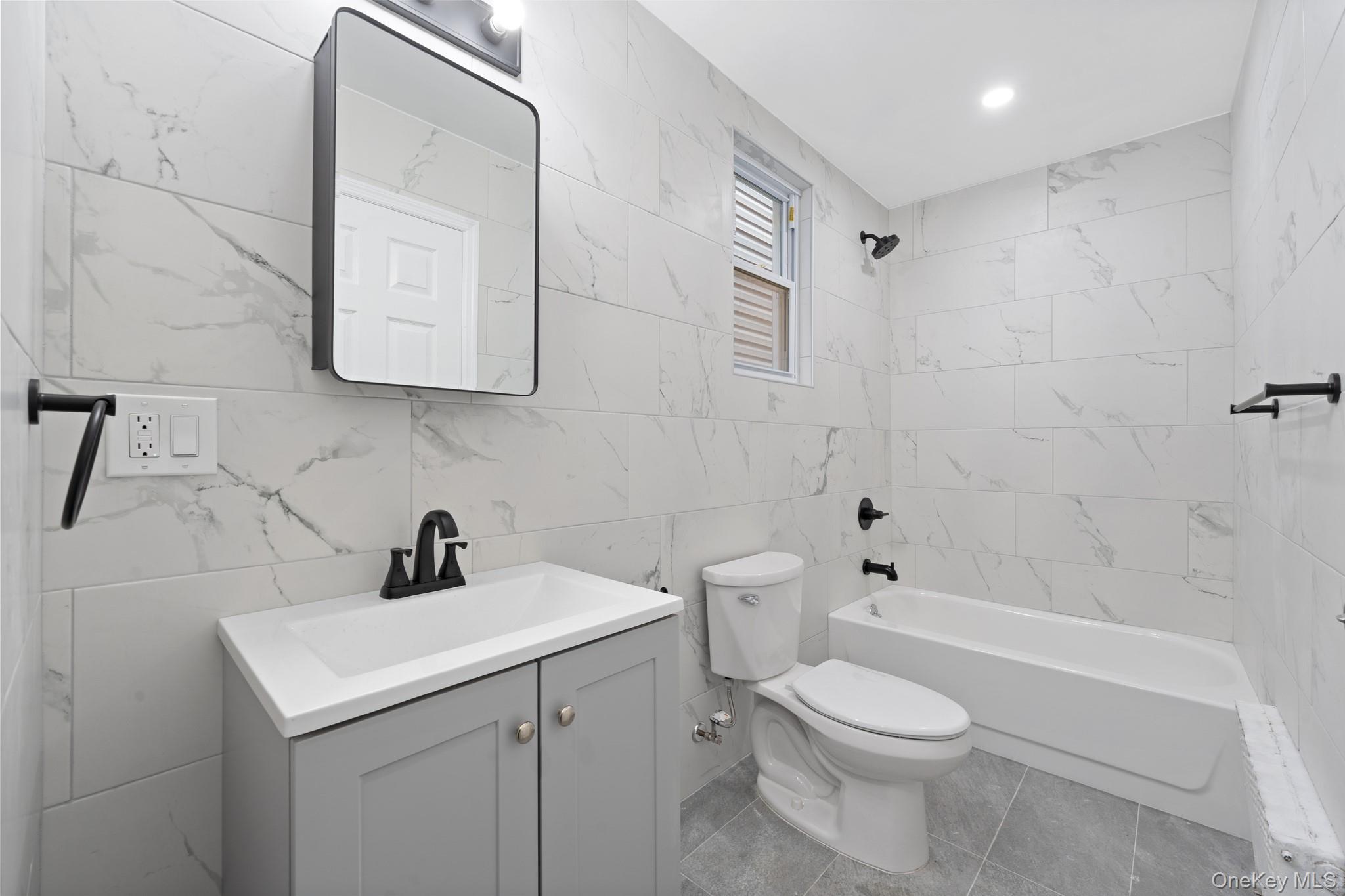 #18 photo, 2249 Hughes Avenue, ブロンクス区 Bronx , NY 10457