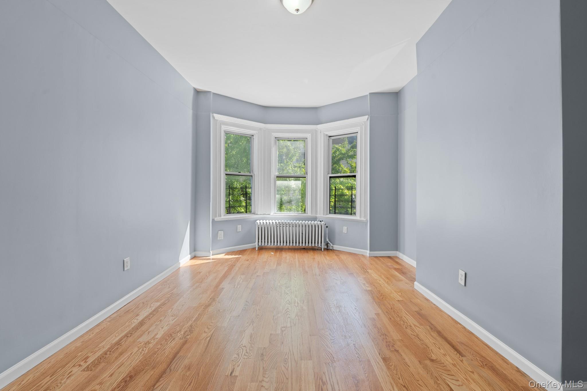 #3 photo, 2249 Hughes Avenue, ブロンクス区 Bronx , NY 10457