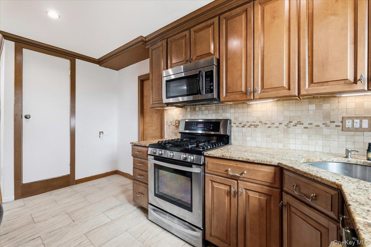 #9 photo, 333 Lake Drive, Lake Peekskill , NY 10537