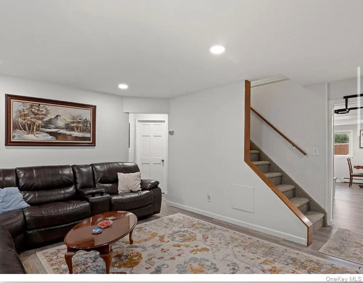 #3 photo, 2287 7th Street, ナッソー郡 East Meadow , NY 11554