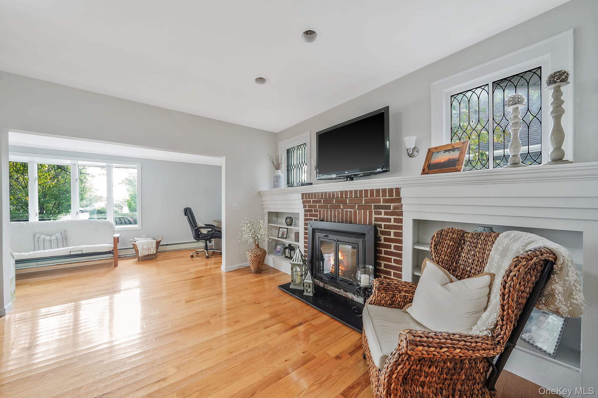 #12 photo, 19 4th Avenue, ナッソー郡 East Rockaway , NY 11518