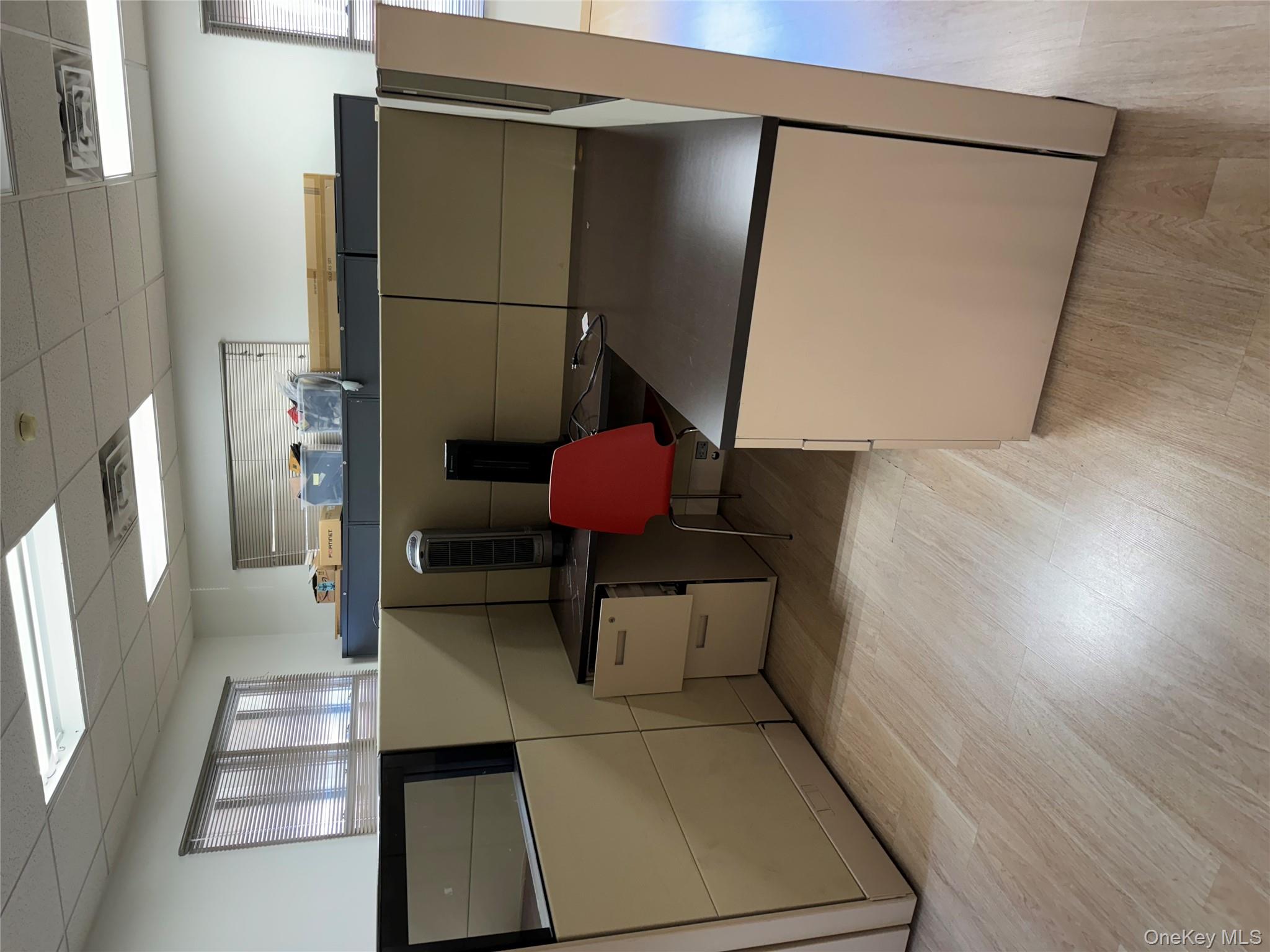 #14 photo, 79-02 Roosevelt Ave, クイーンズ区 Elmhurst , NY 11373