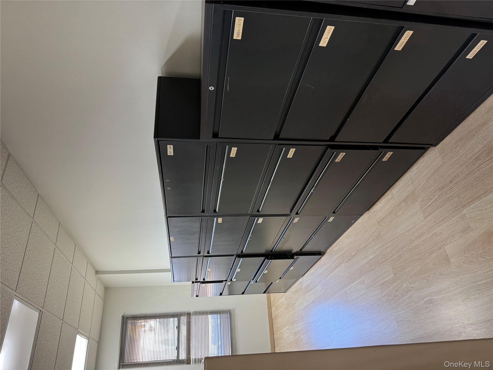 #17 photo, 79-02 Roosevelt Ave, クイーンズ区 Elmhurst , NY 11373