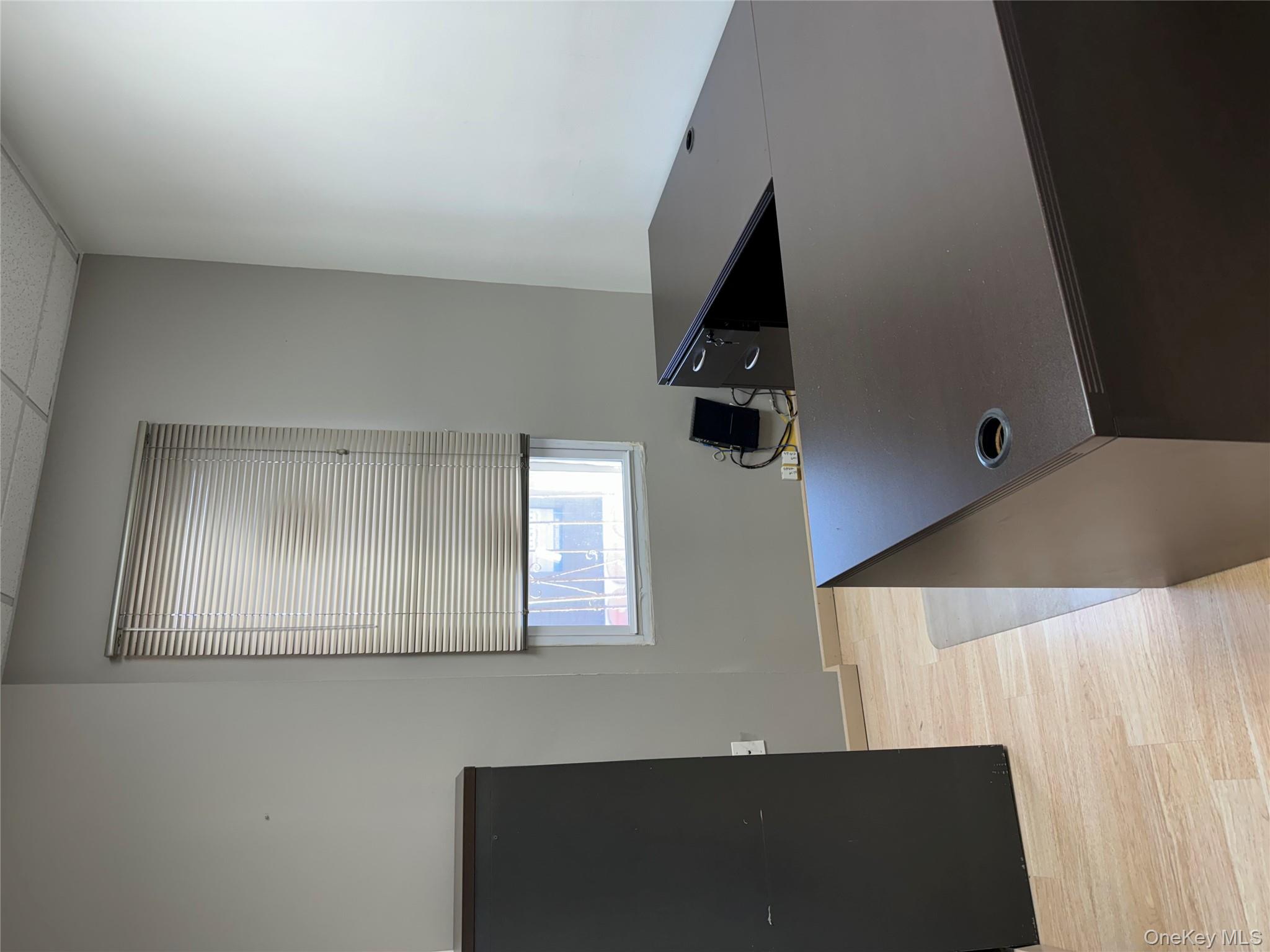 #18 photo, 79-02 Roosevelt Ave, クイーンズ区 Elmhurst , NY 11373