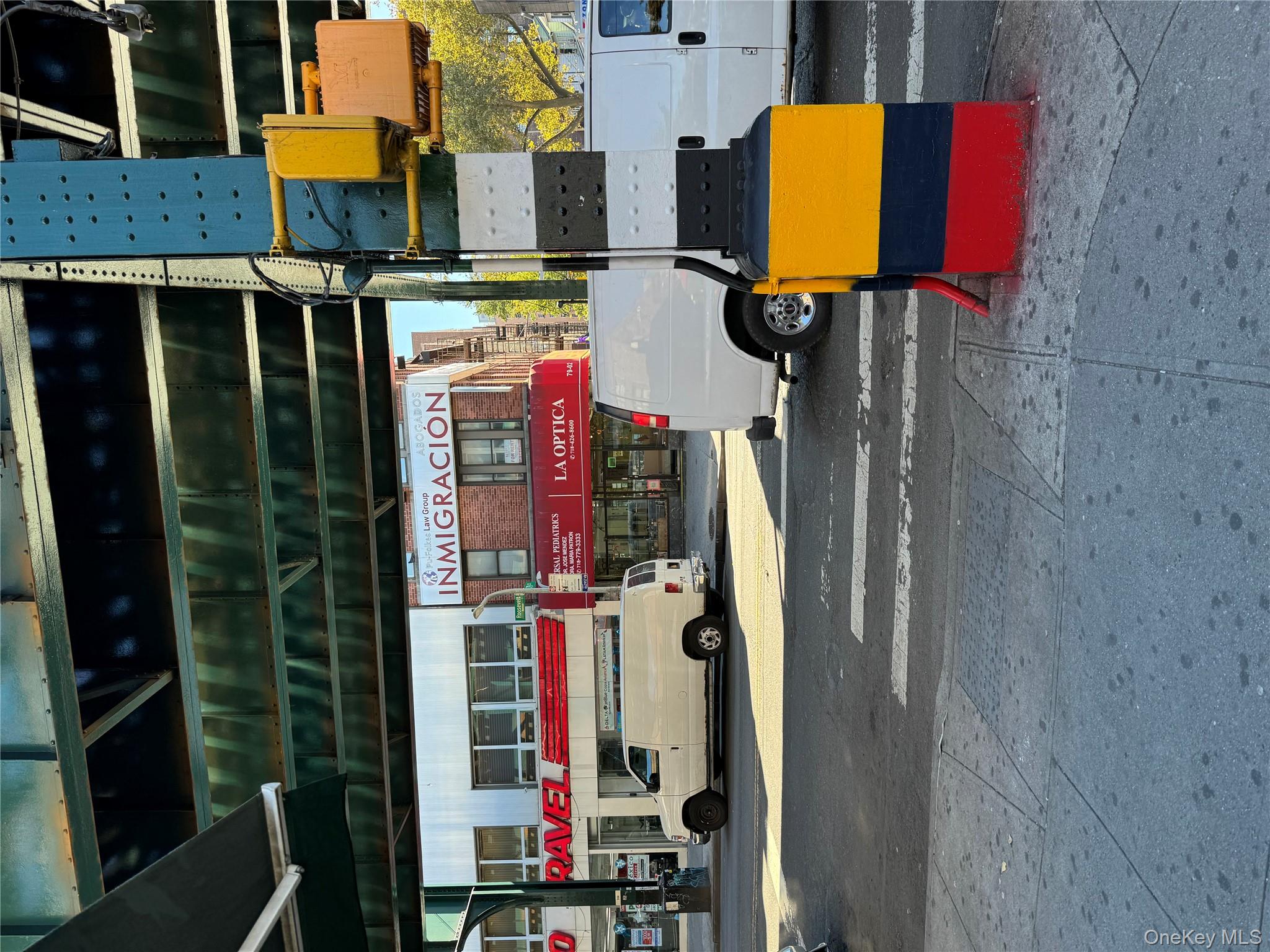 #2 photo, 79-02 Roosevelt Ave, クイーンズ区 Elmhurst , NY 11373