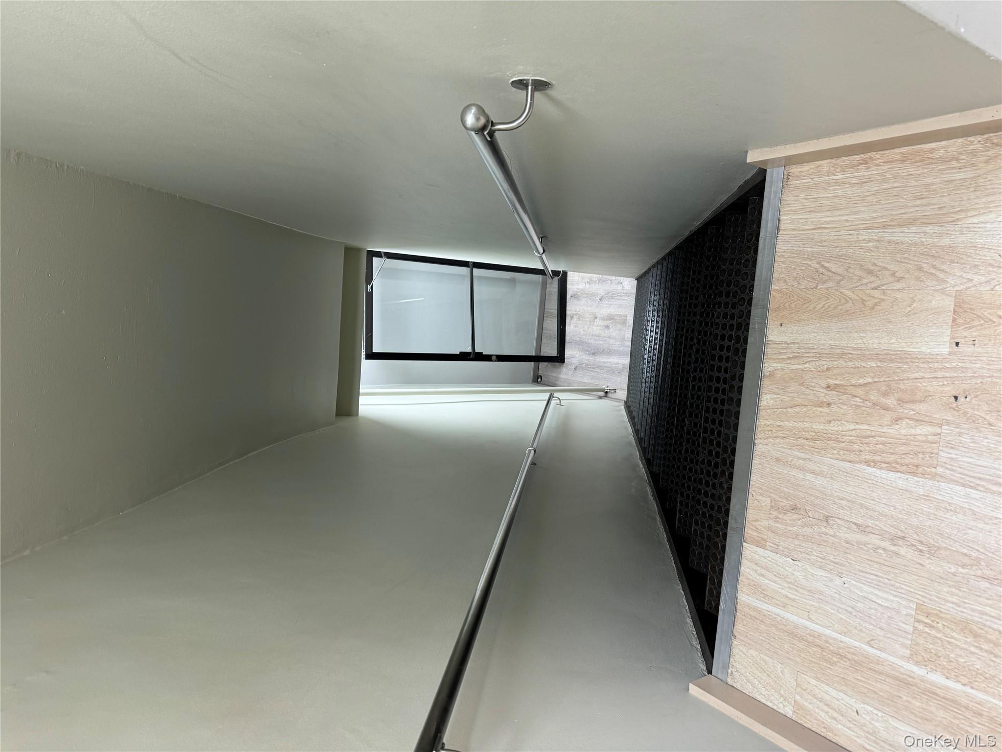 #4 photo, 79-02 Roosevelt Ave, クイーンズ区 Elmhurst , NY 11373