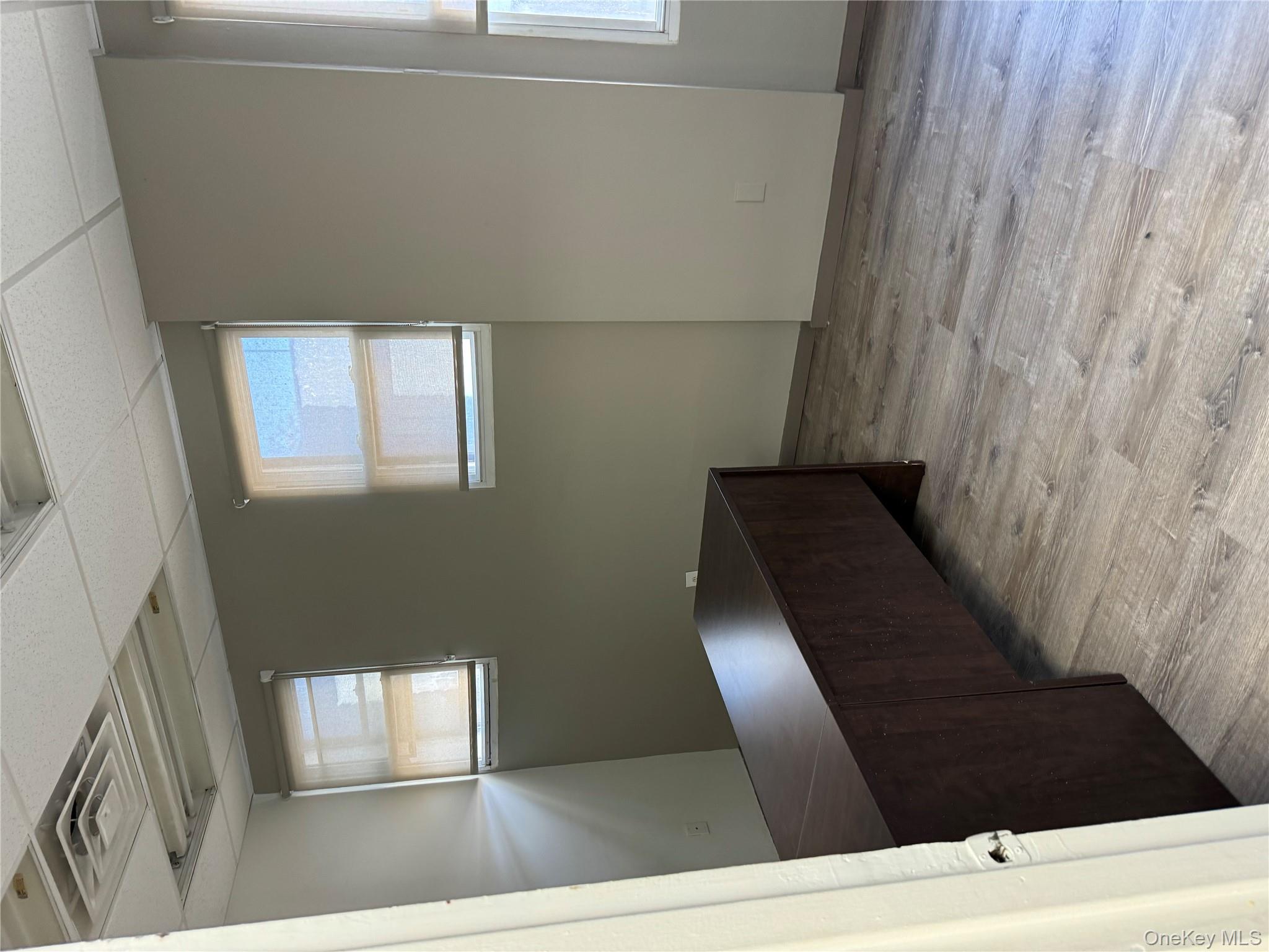 #8 photo, 79-02 Roosevelt Ave, クイーンズ区 Elmhurst , NY 11373