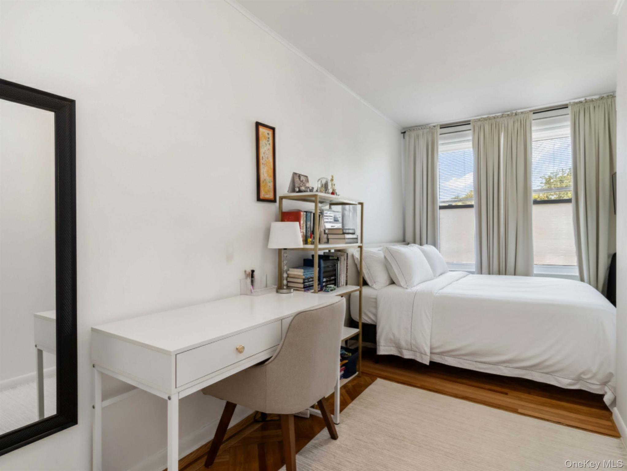 #13 photo, 22-51 36 Street, クイーンズ区 Astoria , NY 11105