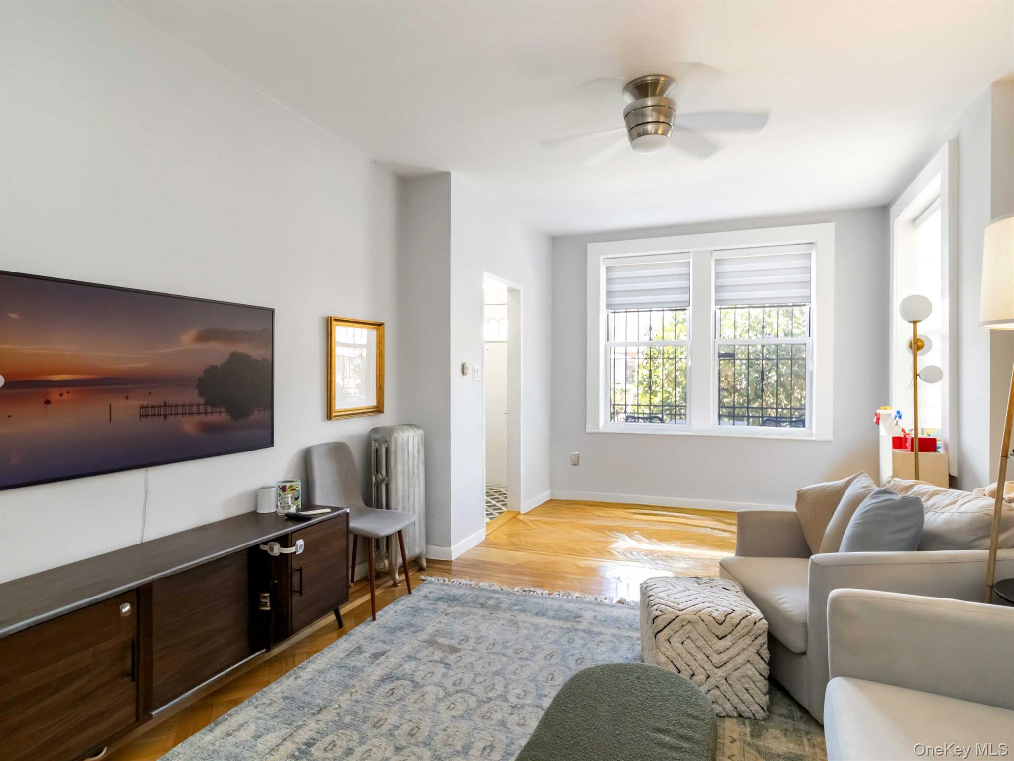 #16 photo, 22-51 36 Street, クイーンズ区 Astoria , NY 11105