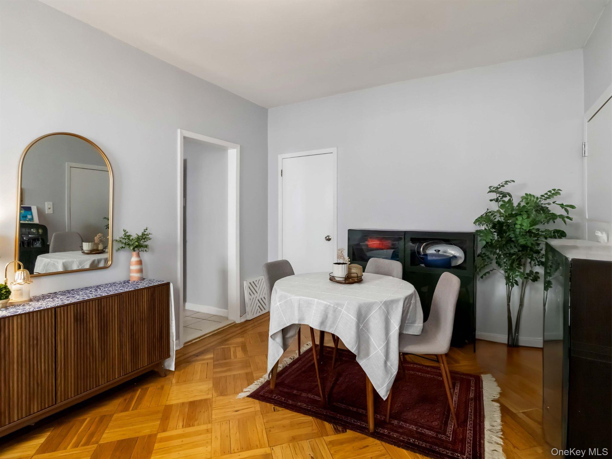 #17 photo, 22-51 36 Street, クイーンズ区 Astoria , NY 11105