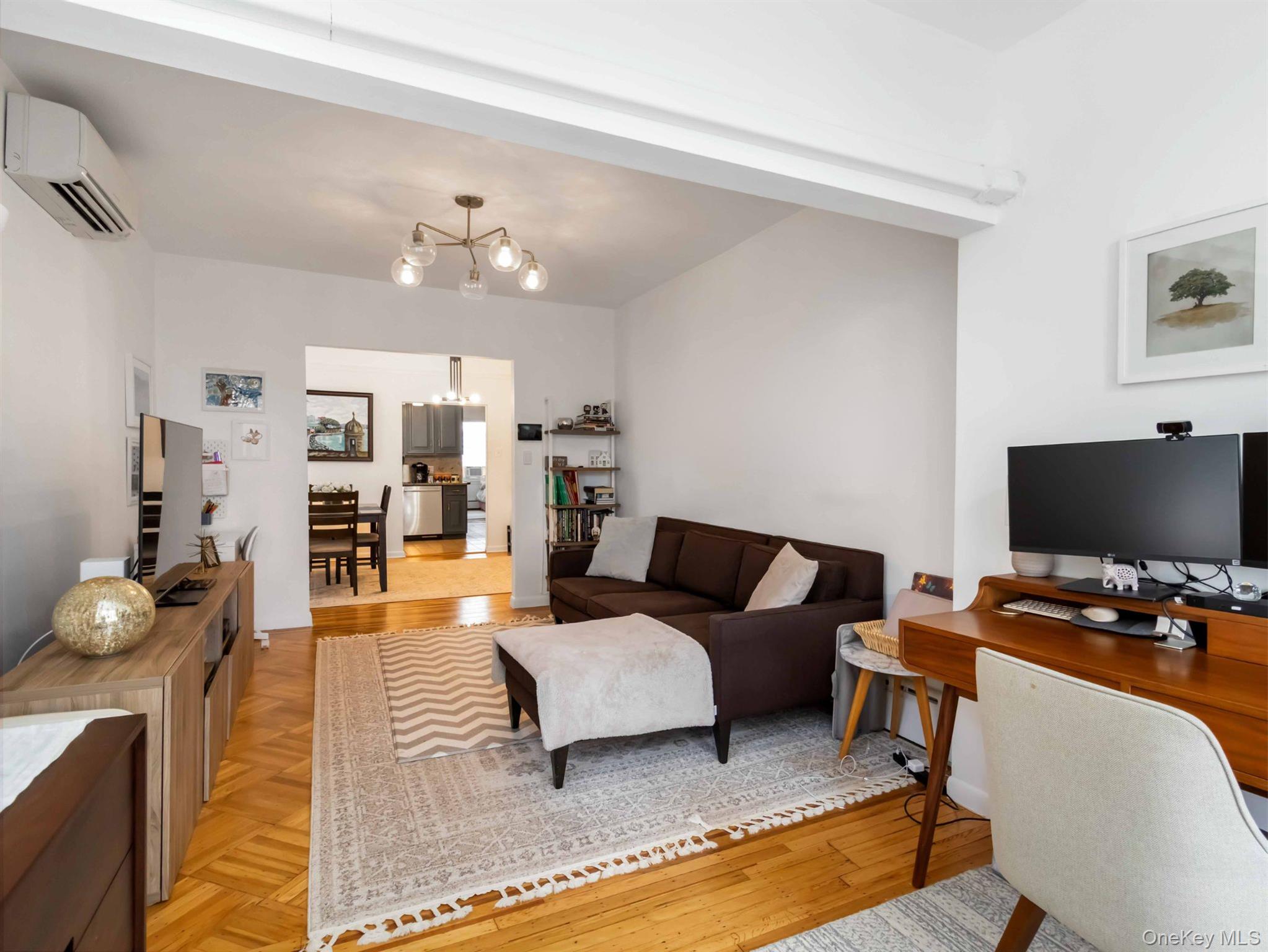 #4 photo, 22-51 36 Street, クイーンズ区 Astoria , NY 11105