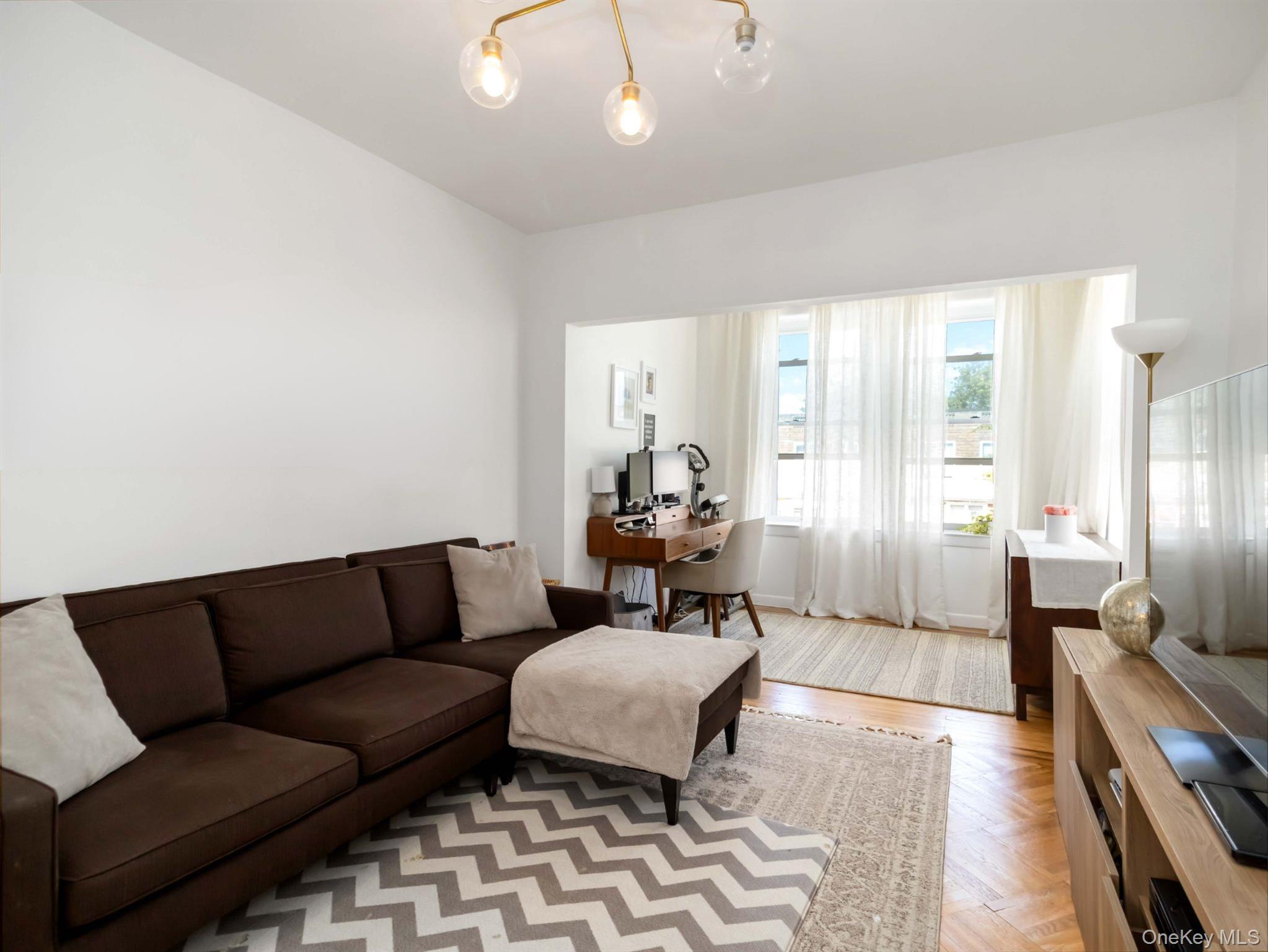 #5 photo, 22-51 36 Street, クイーンズ区 Astoria , NY 11105