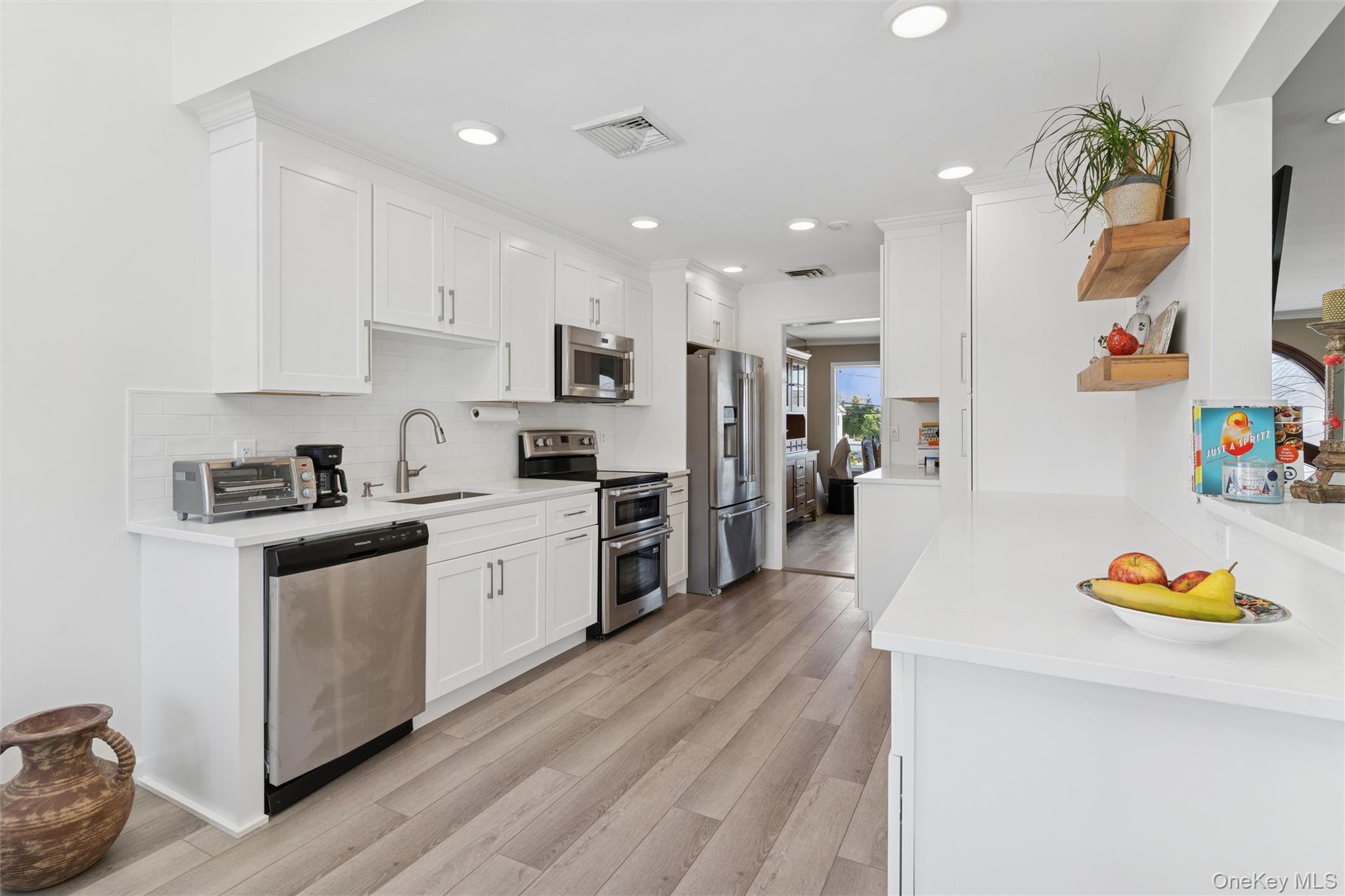 #8 photo, 2858 Shore Road, ナッソー郡 Bellmore , NY 11710