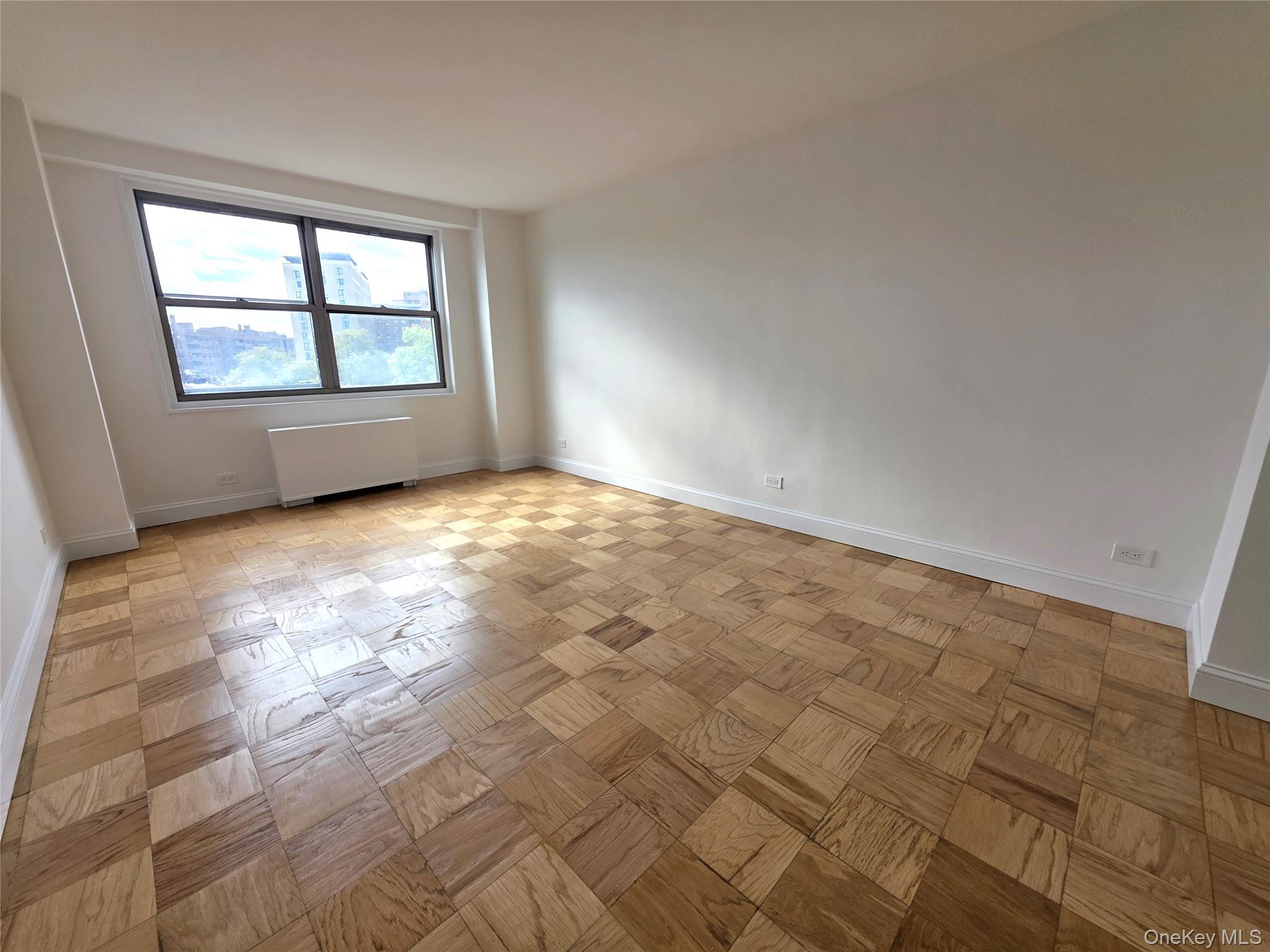 #11 photo, 61-20 Grand Central Parkway, クイーンズ区 Forest Hills , NY 11375