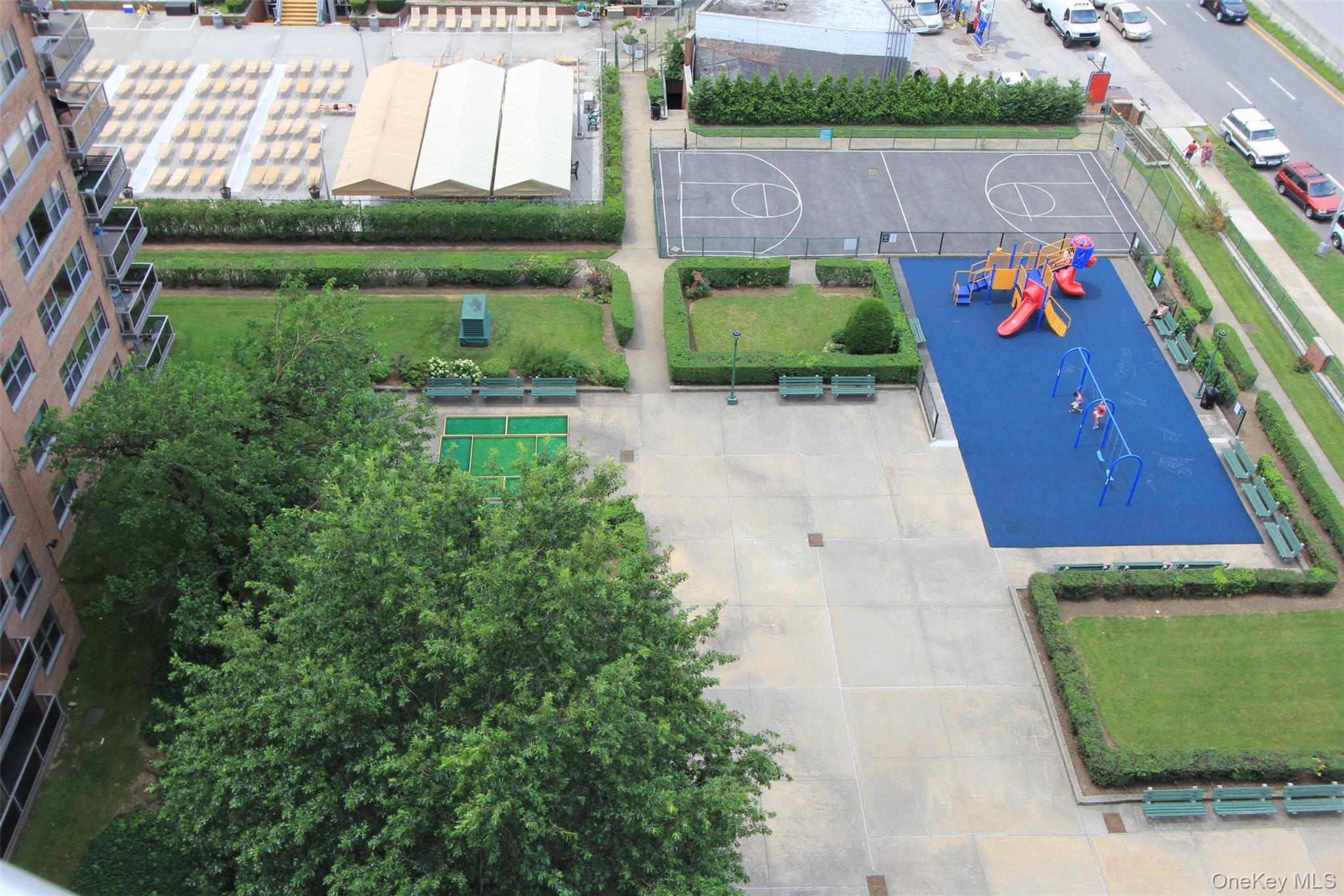 #15 photo, 61-20 Grand Central Parkway, Forest Hills , NY 11375