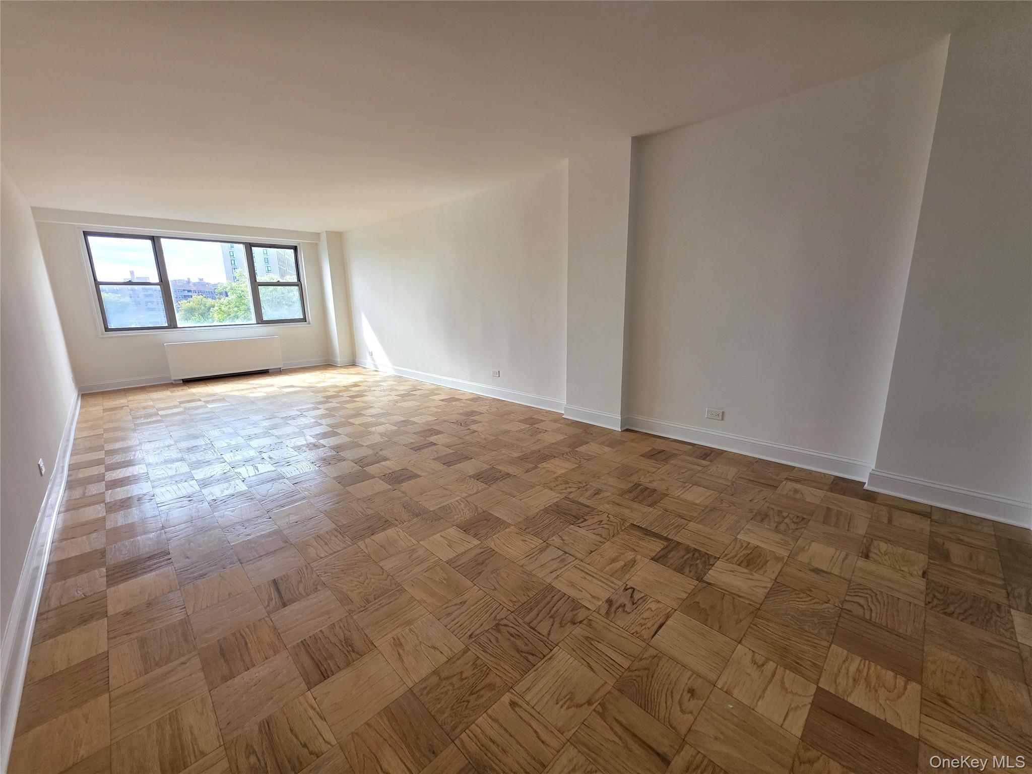 #2 photo, 61-20 Grand Central Parkway, クイーンズ区 Forest Hills , NY 11375