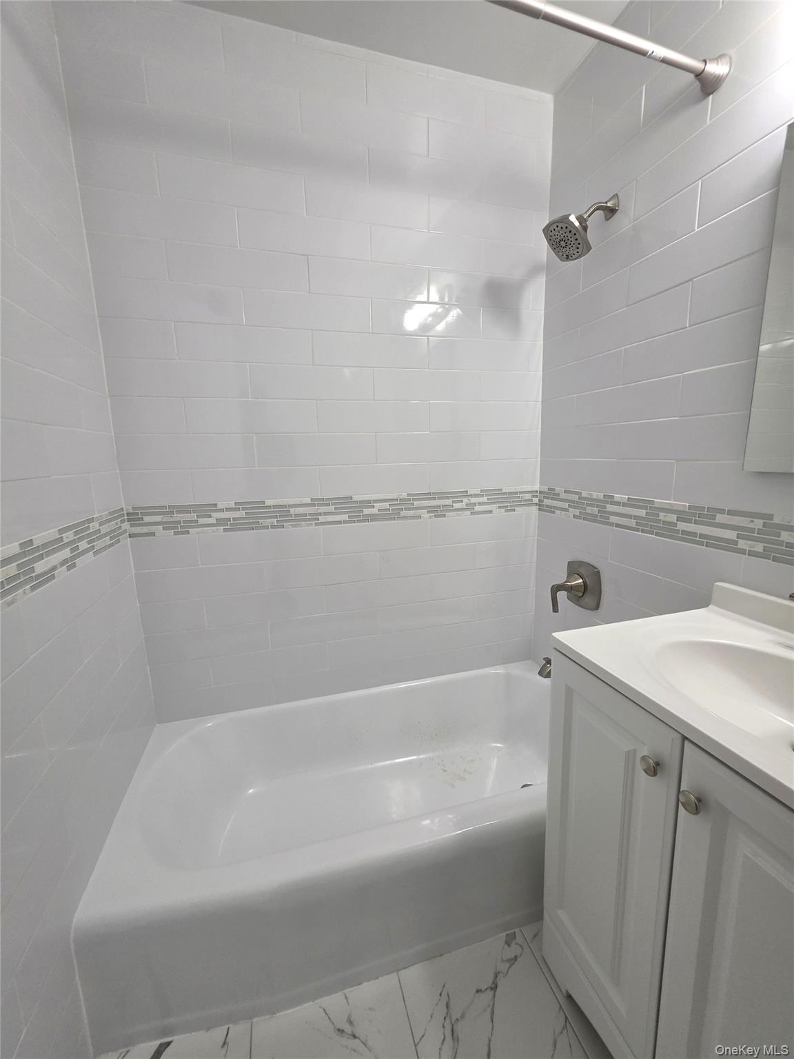 #8 photo, 61-20 Grand Central Parkway, クイーンズ区 Forest Hills , NY 11375