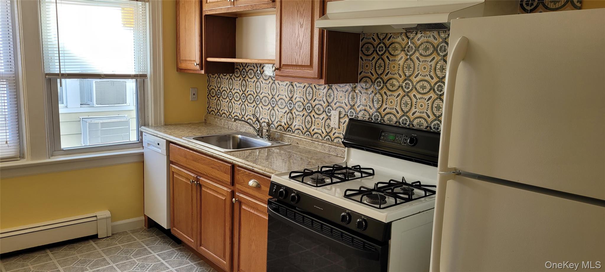 #2 photo, 166-48 25th Avenue, クイーンズ区 Whitestone , NY 11357