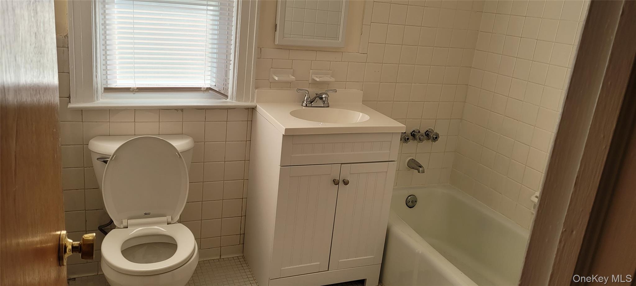 #7 photo, 166-48 25th Avenue, クイーンズ区 Whitestone , NY 11357