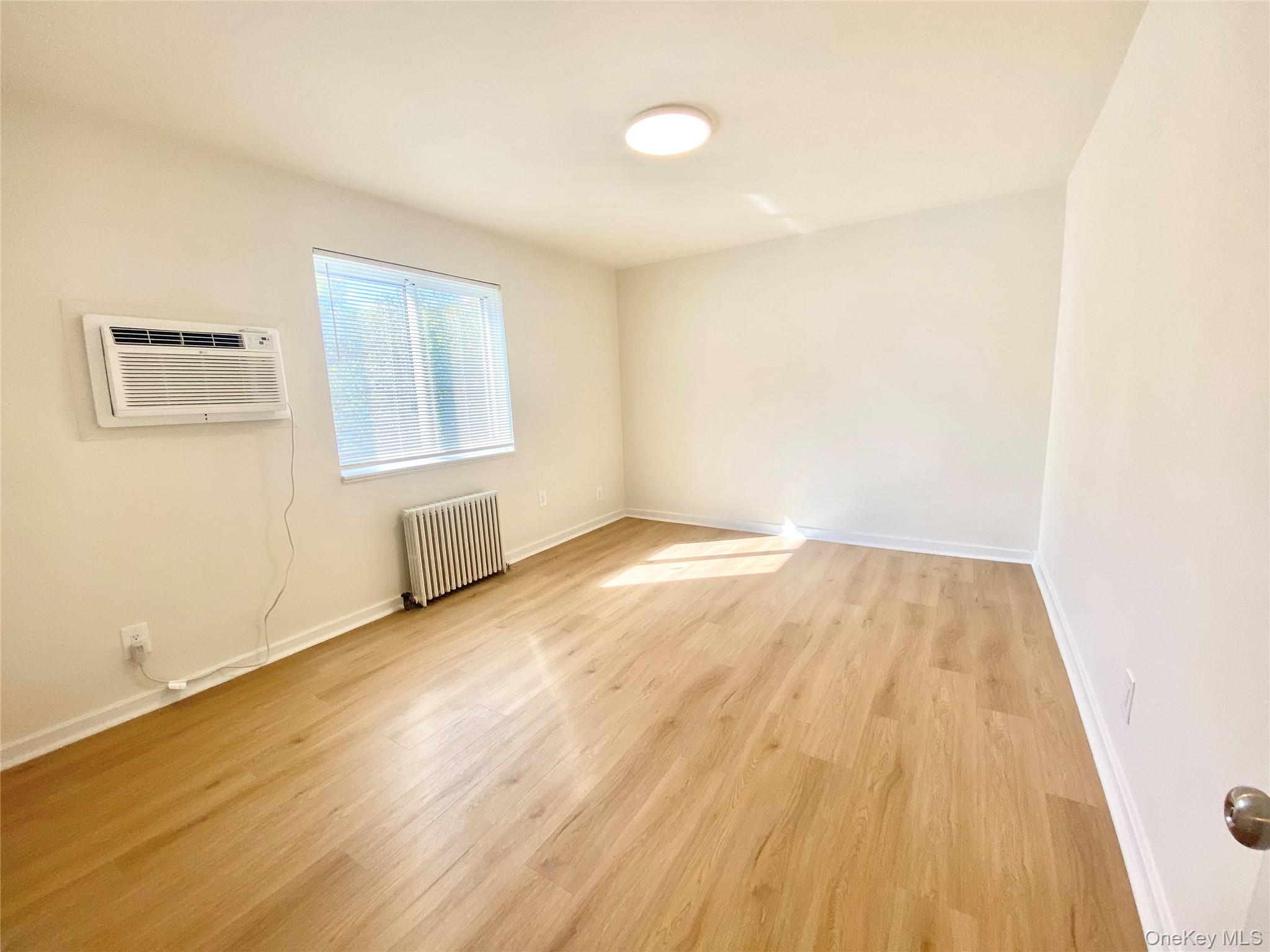 #17 photo, 264-15 Langston Avenue, クイーンズ区 Glen Oaks , NY 11004