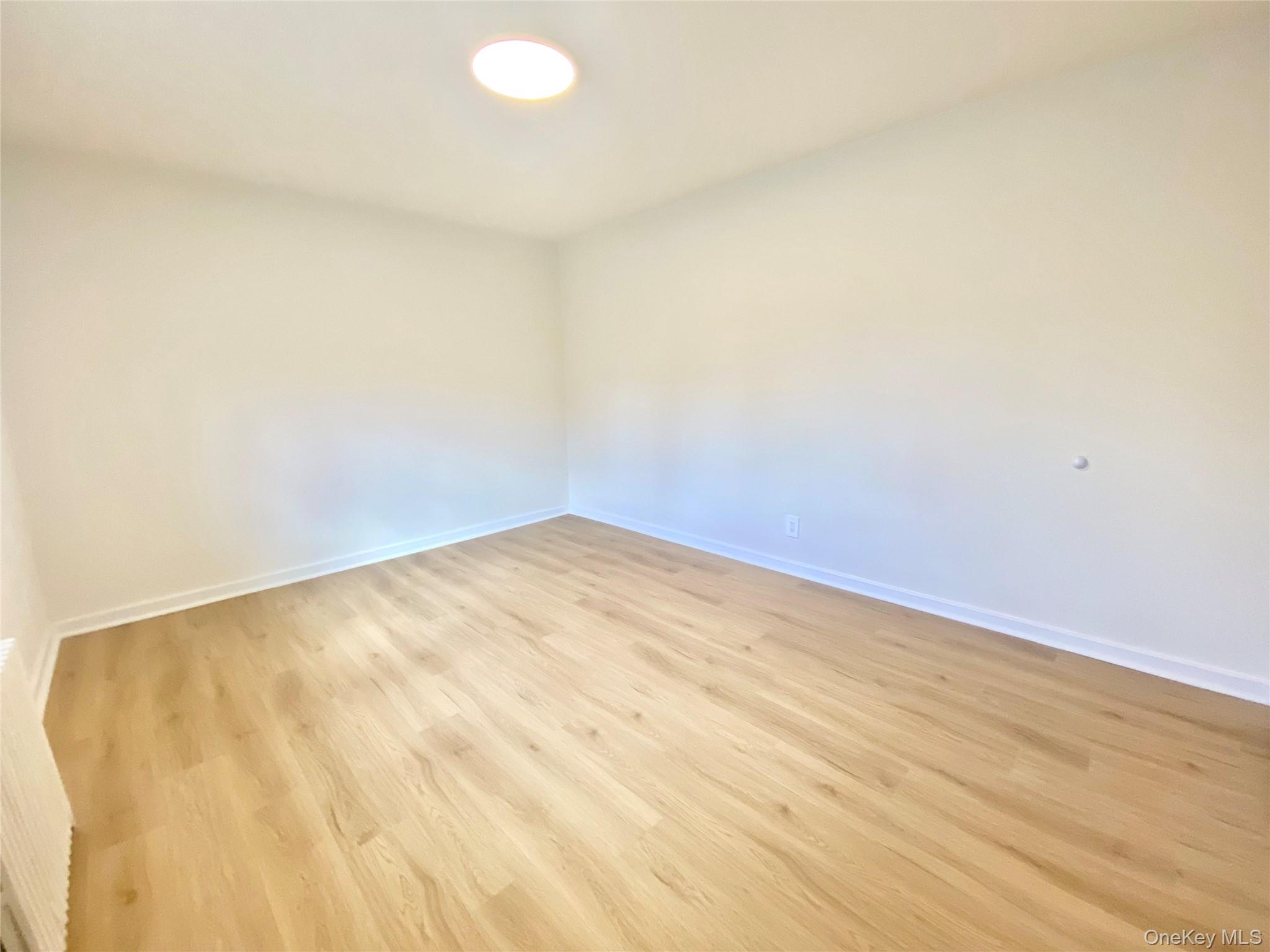 #20 photo, 264-15 Langston Avenue, クイーンズ区 Glen Oaks , NY 11004