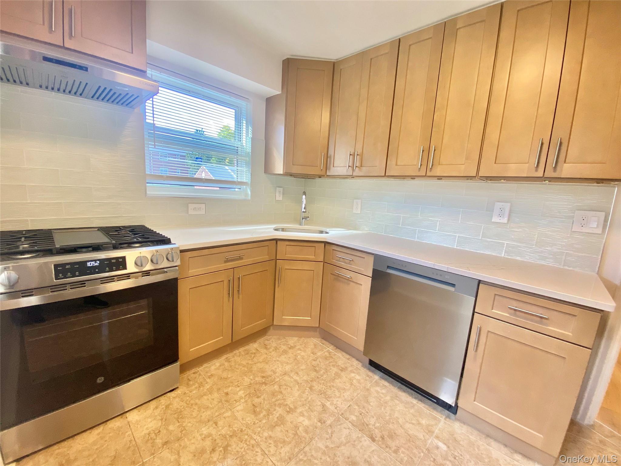 #5 photo, 264-15 Langston Avenue, クイーンズ区 Glen Oaks , NY 11004