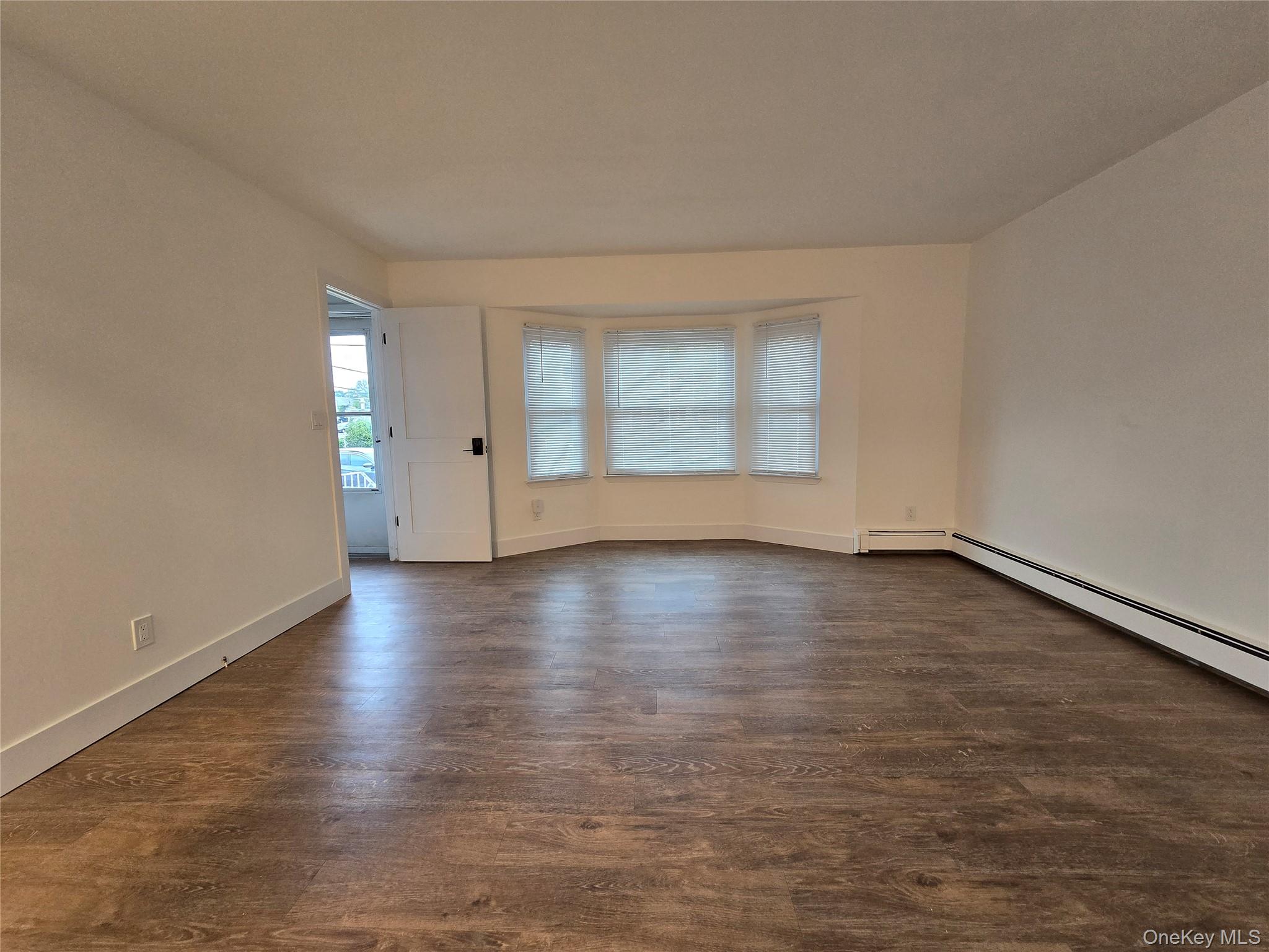 #3 photo, 202 Birch Avenue, ナッソー郡 Farmingdale , NY 11735