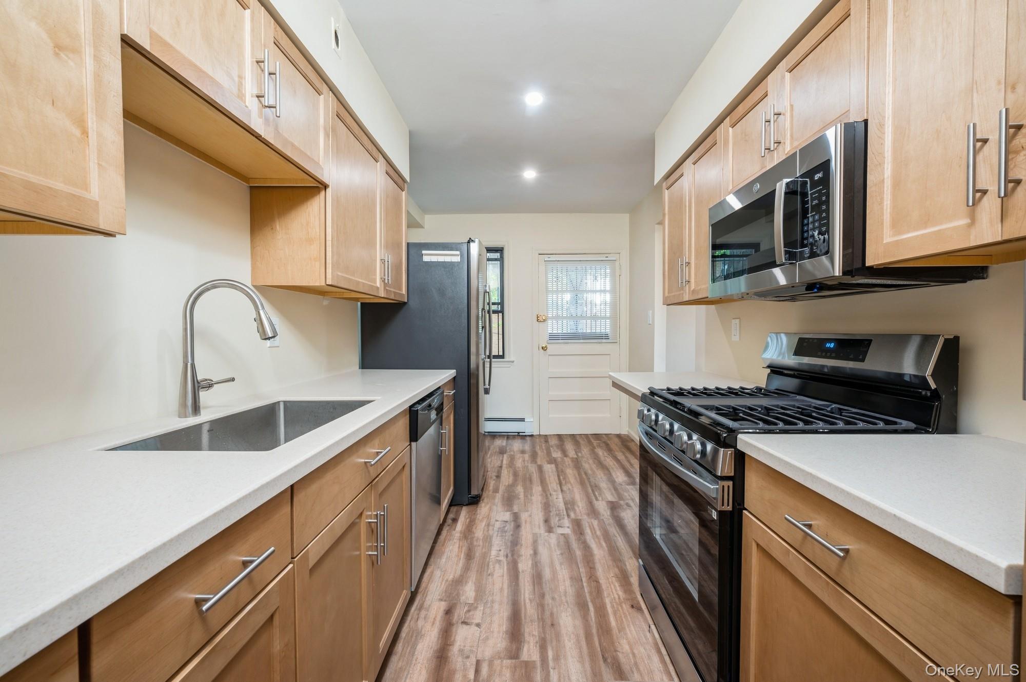 #12 photo, 1149 East 219th Street, ブロンクス区 Bronx , NY 10469