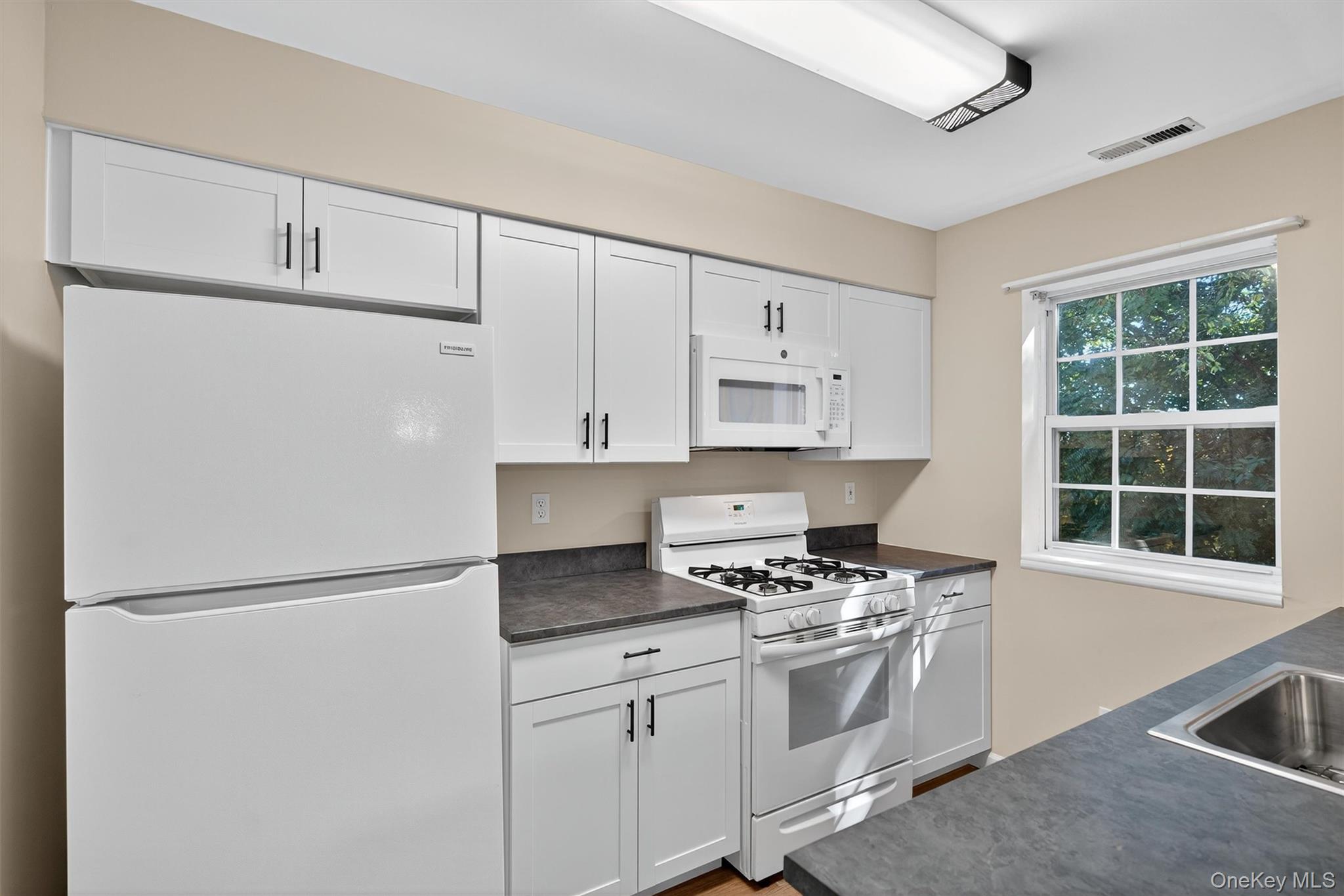 #12 photo, 307 Gazebo Court, New Windsor , NY 12553